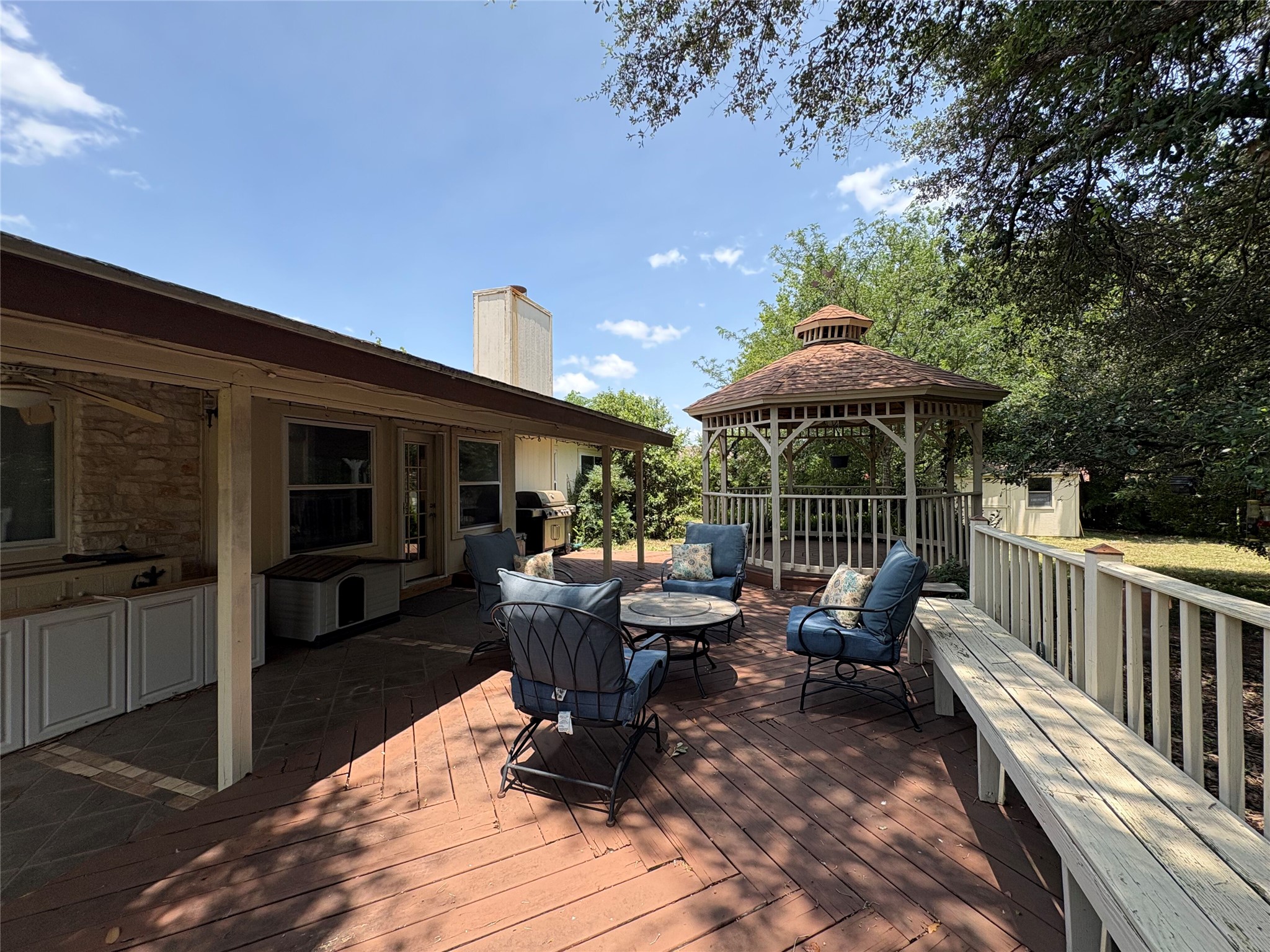 main property photo 30