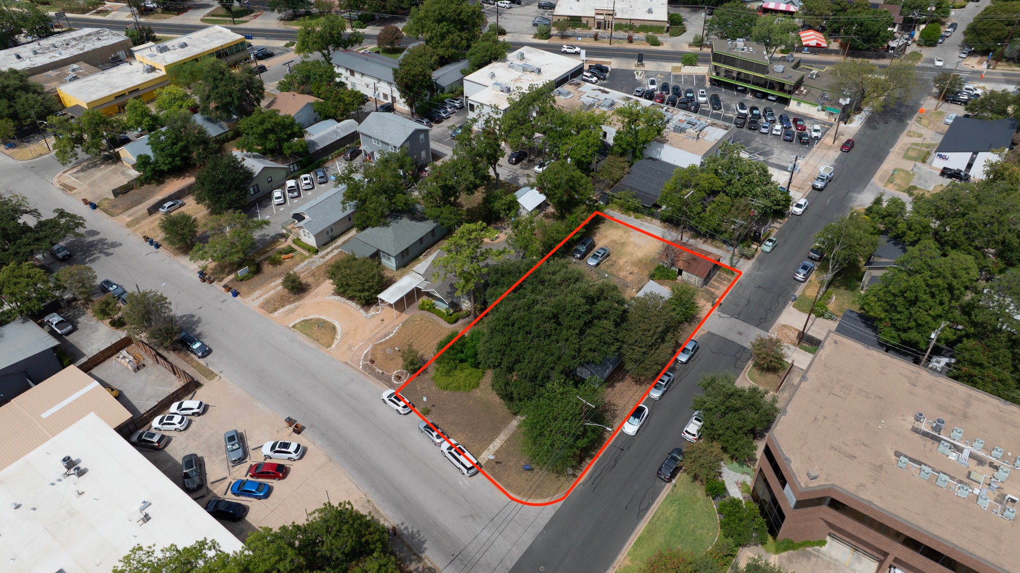 main property photo 32