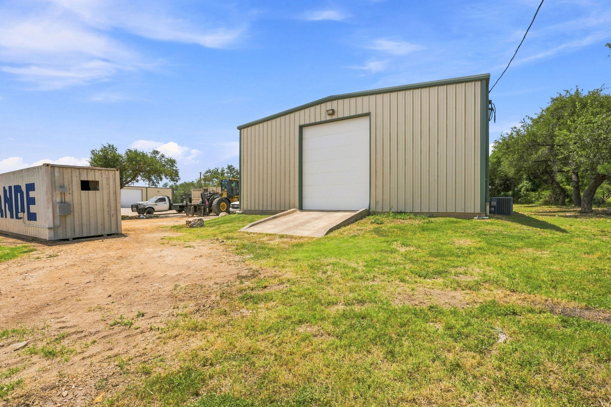 main property photo 16