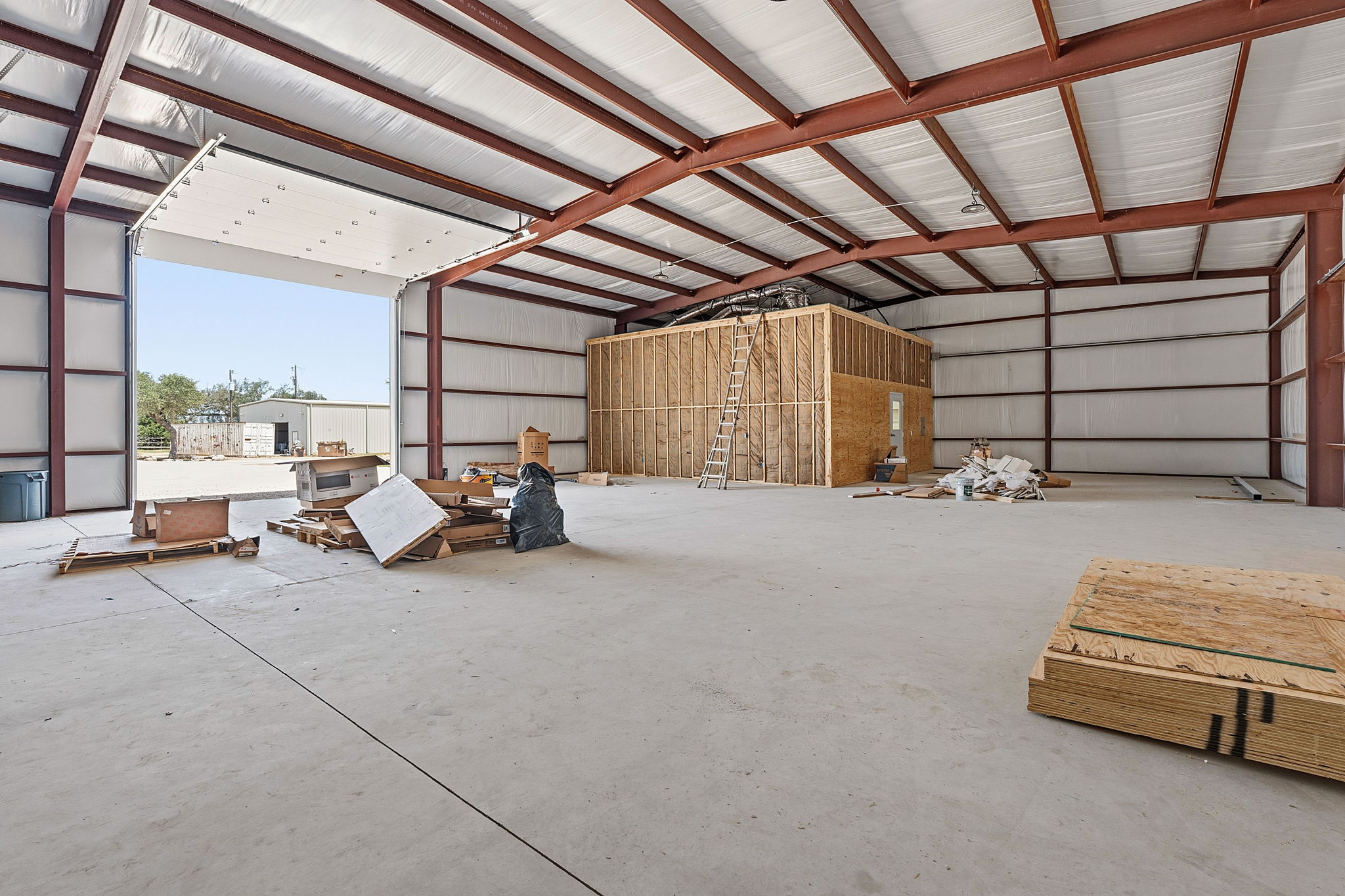 main property photo 31