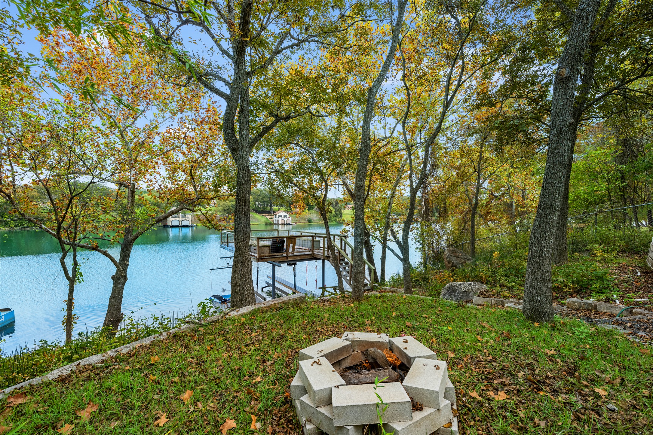 main property photo 28