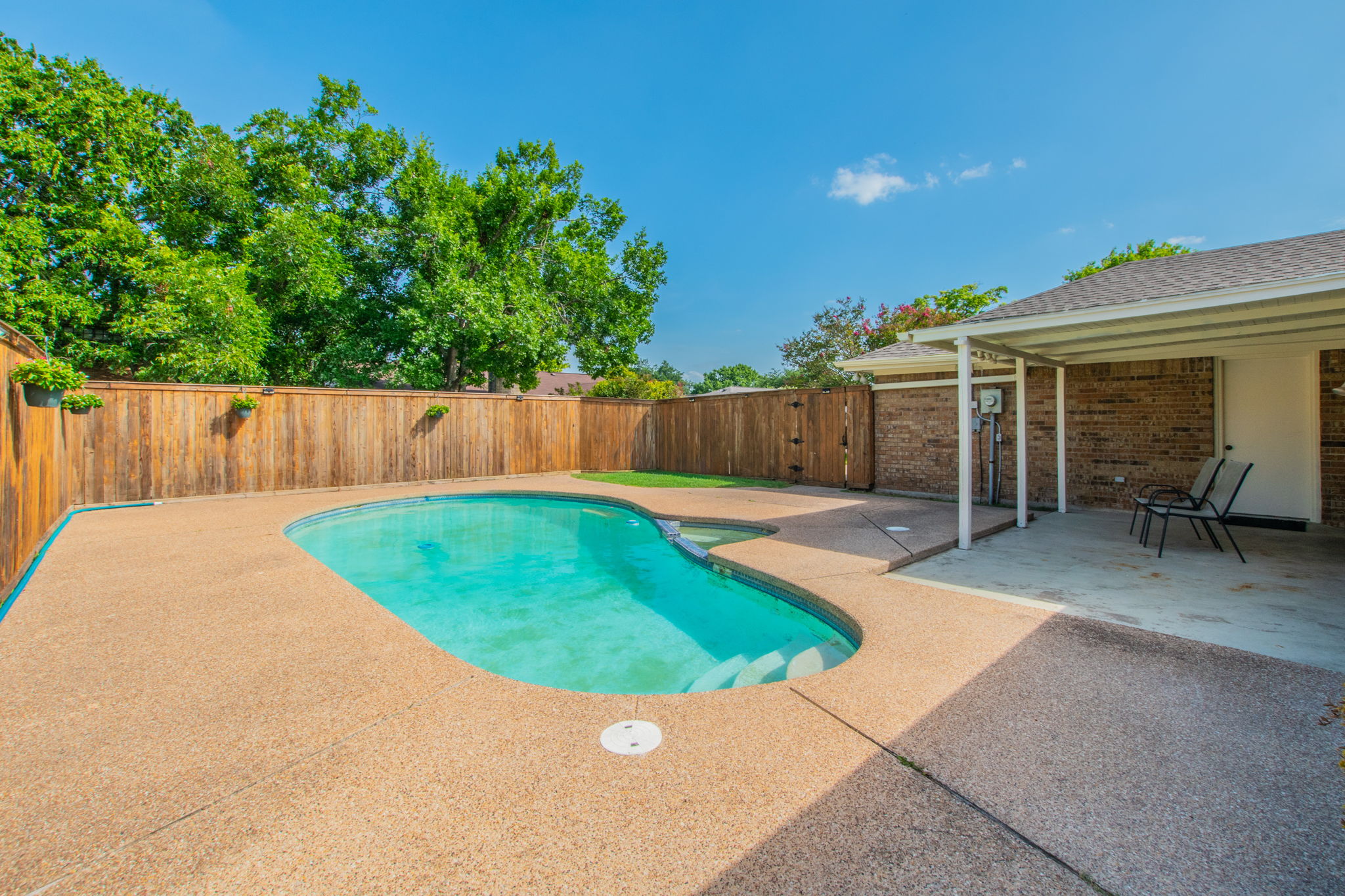 main property photo 22