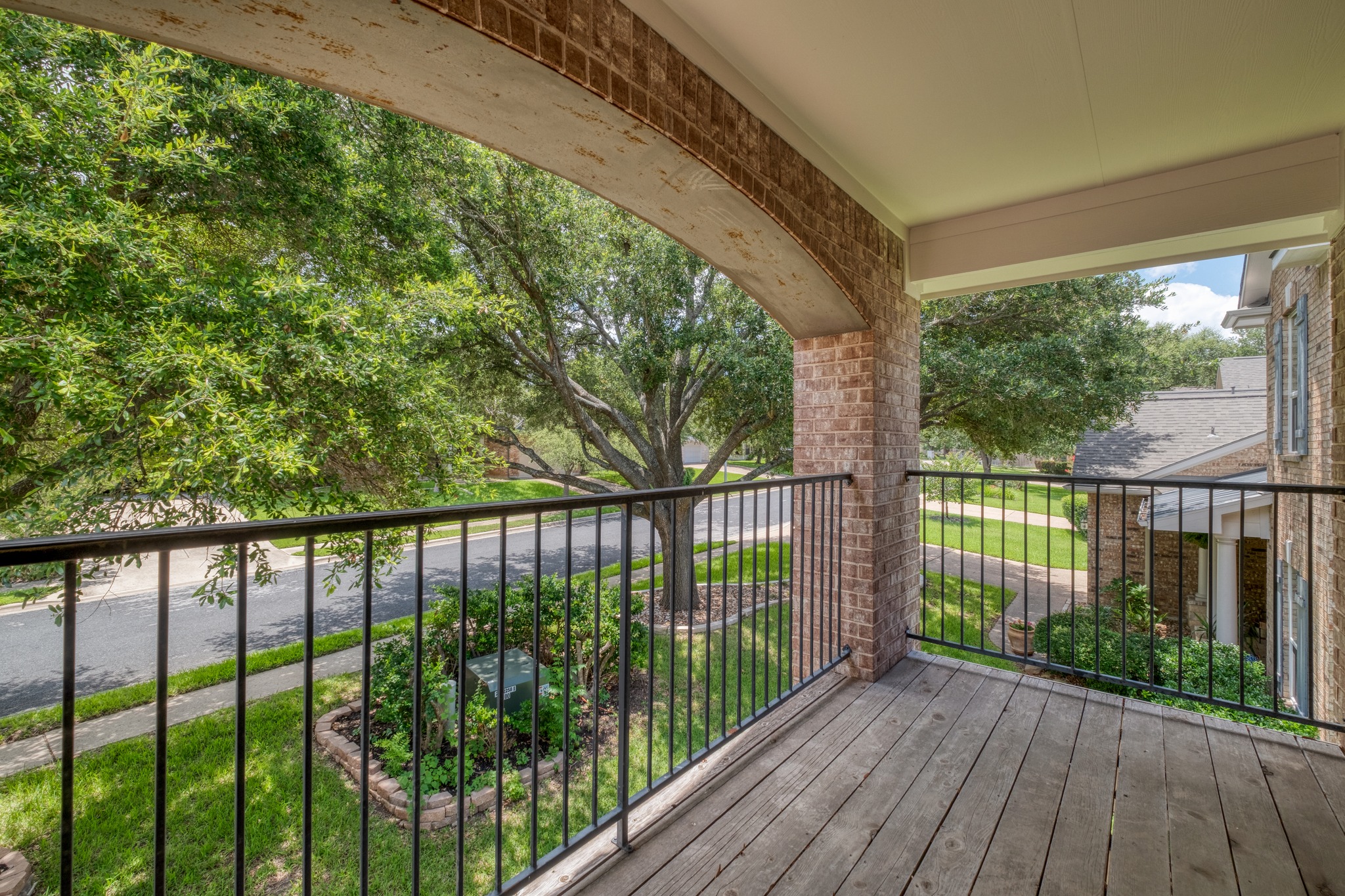 main property photo 31