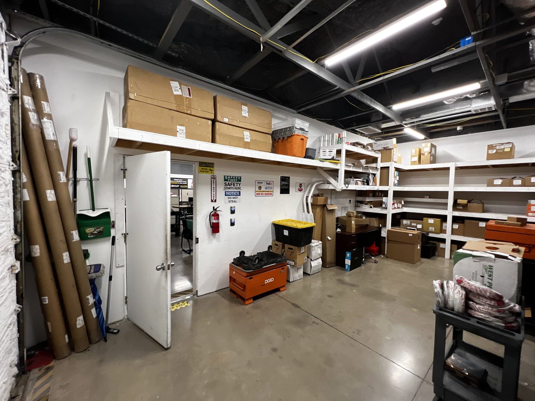 main property photo 28