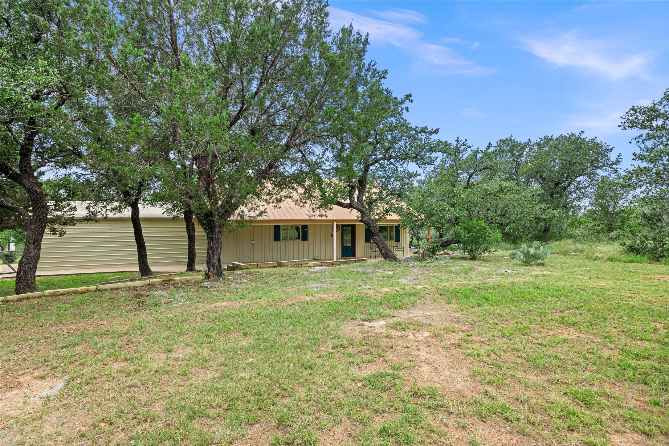 main property photo 17