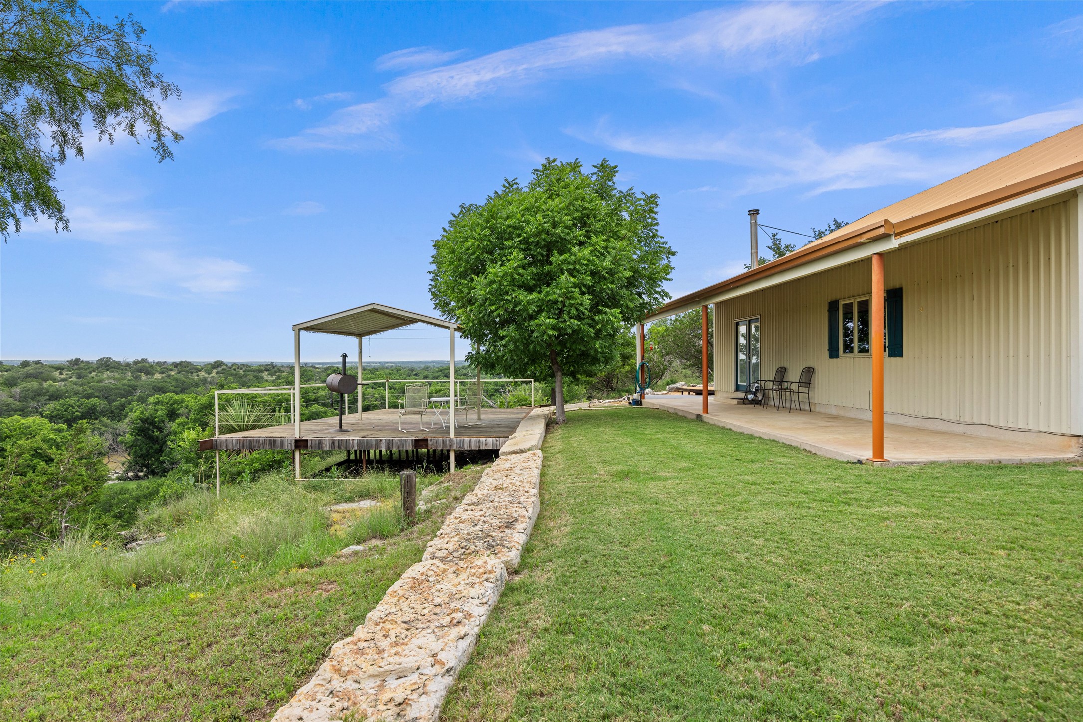 main property photo 19