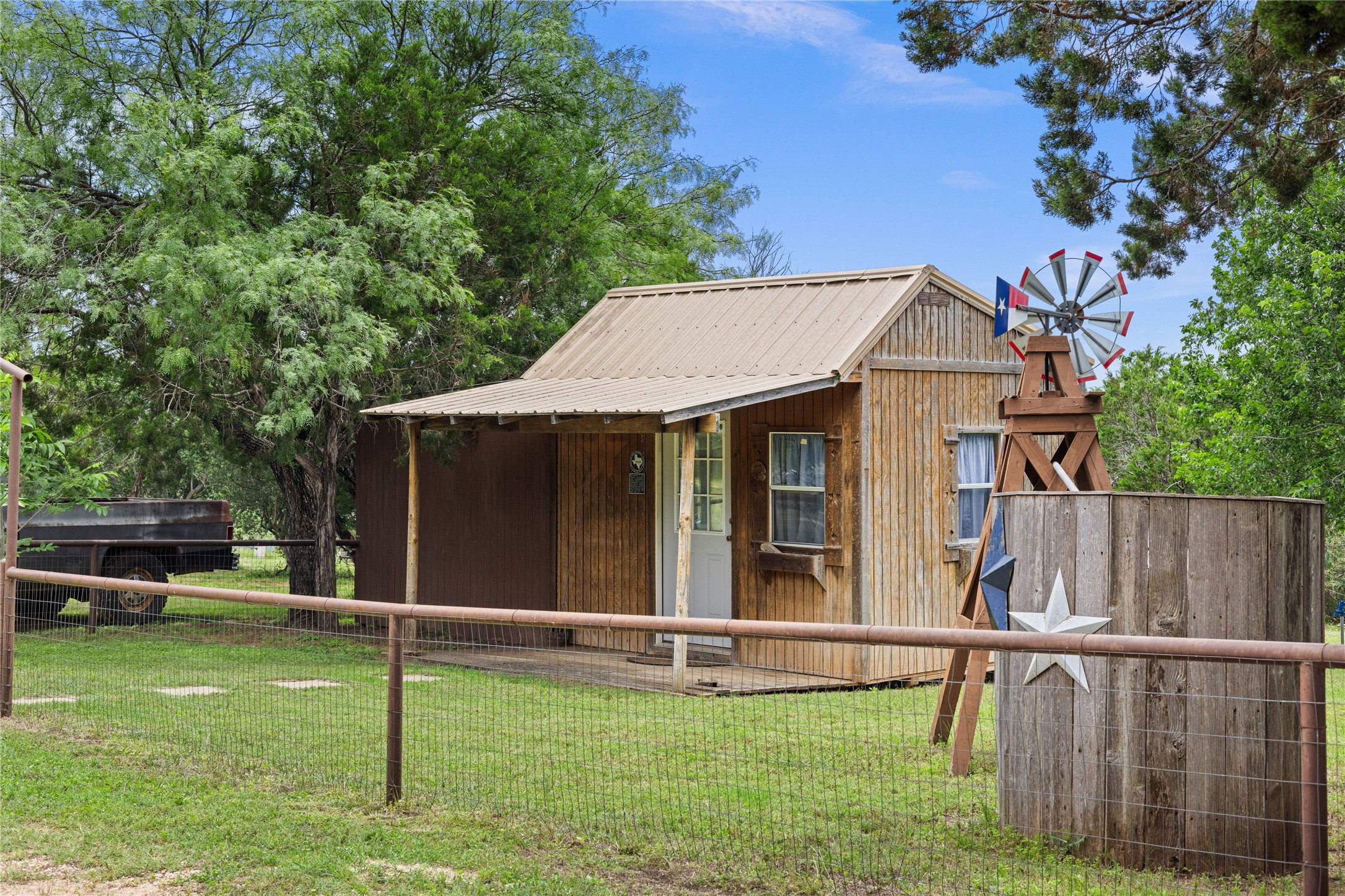 main property photo 26
