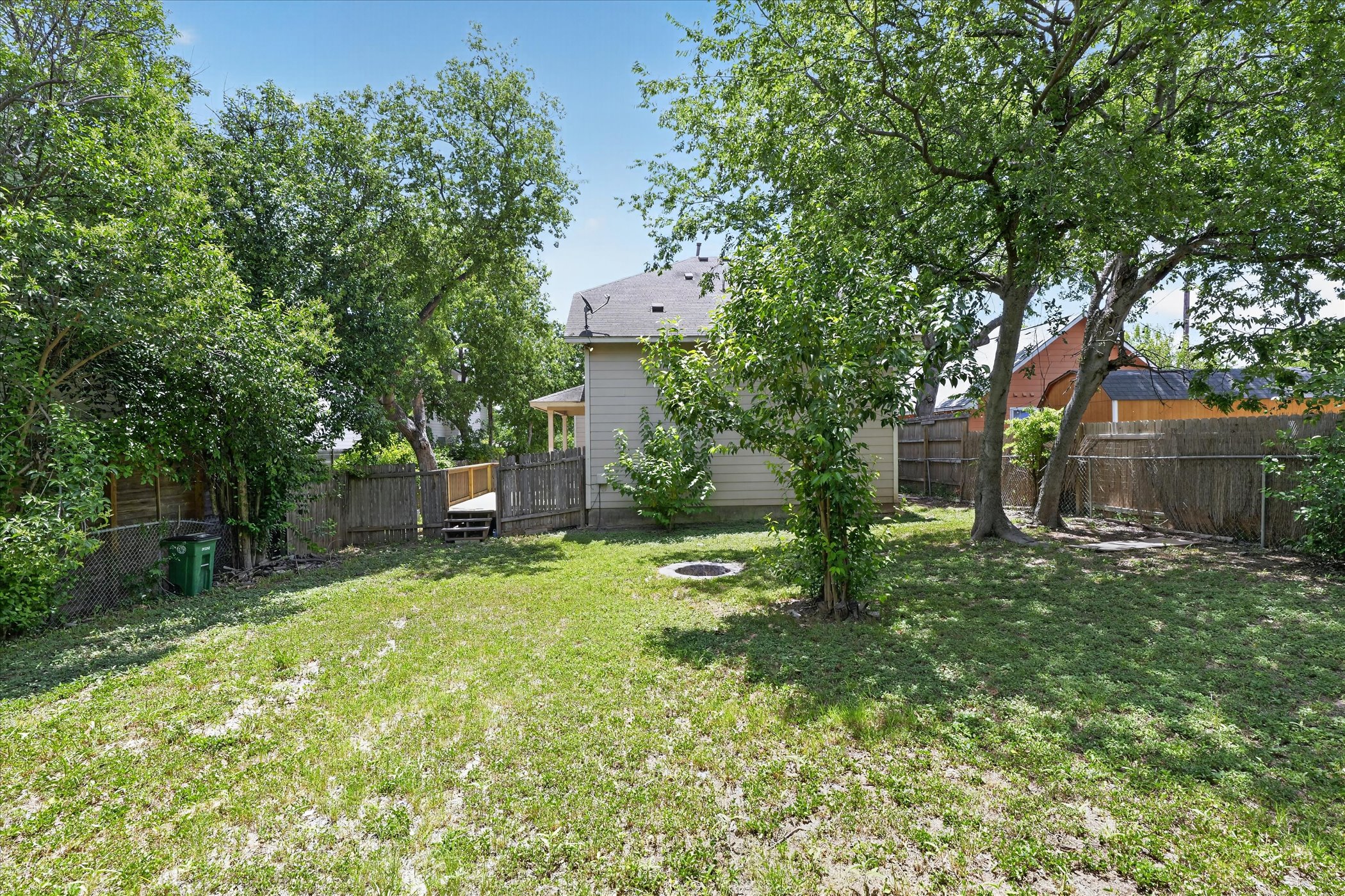main property photo 14