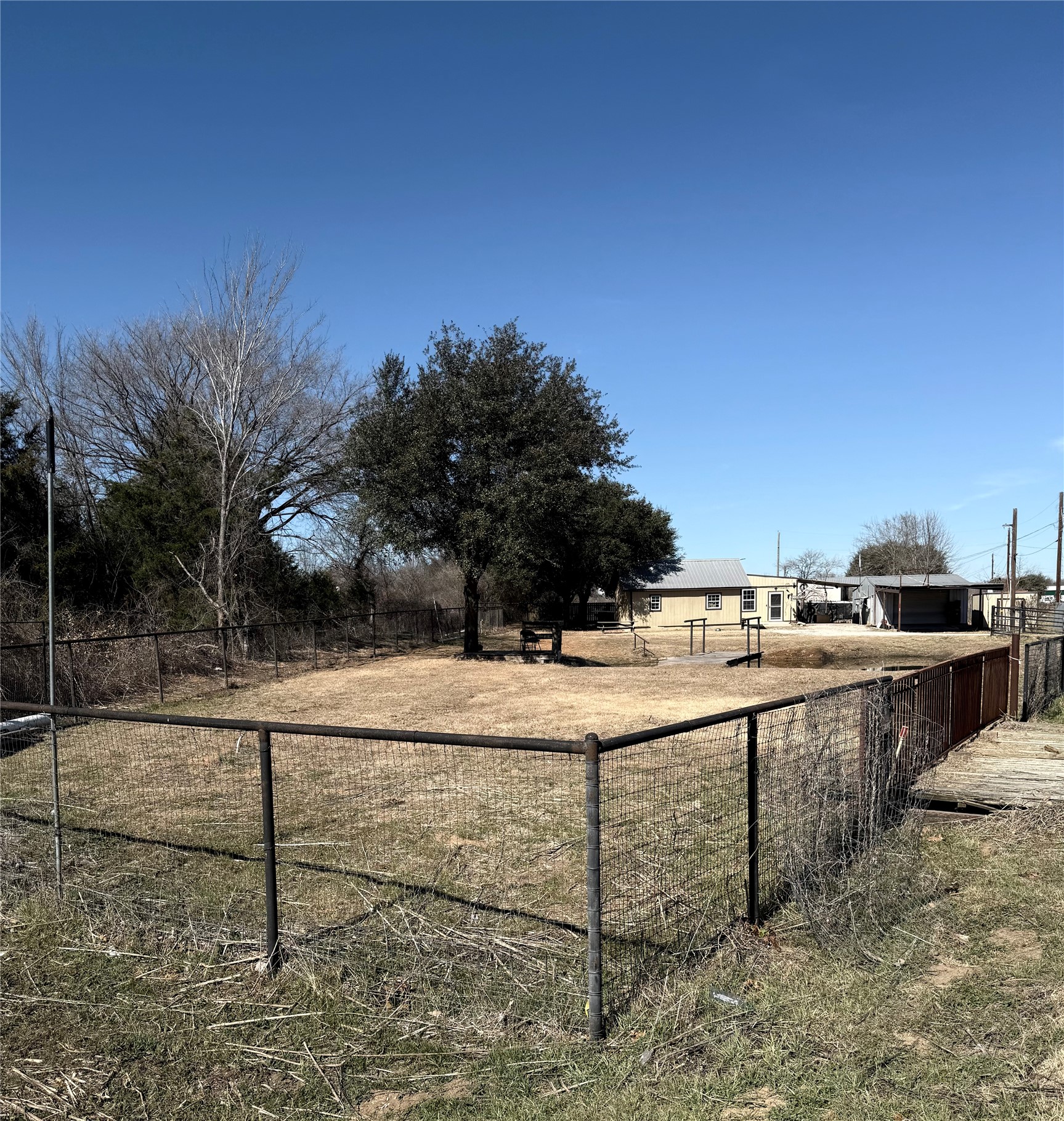 main property photo 3