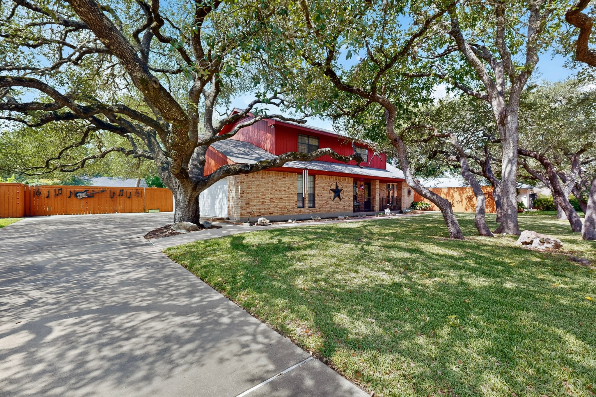 main property photo 3