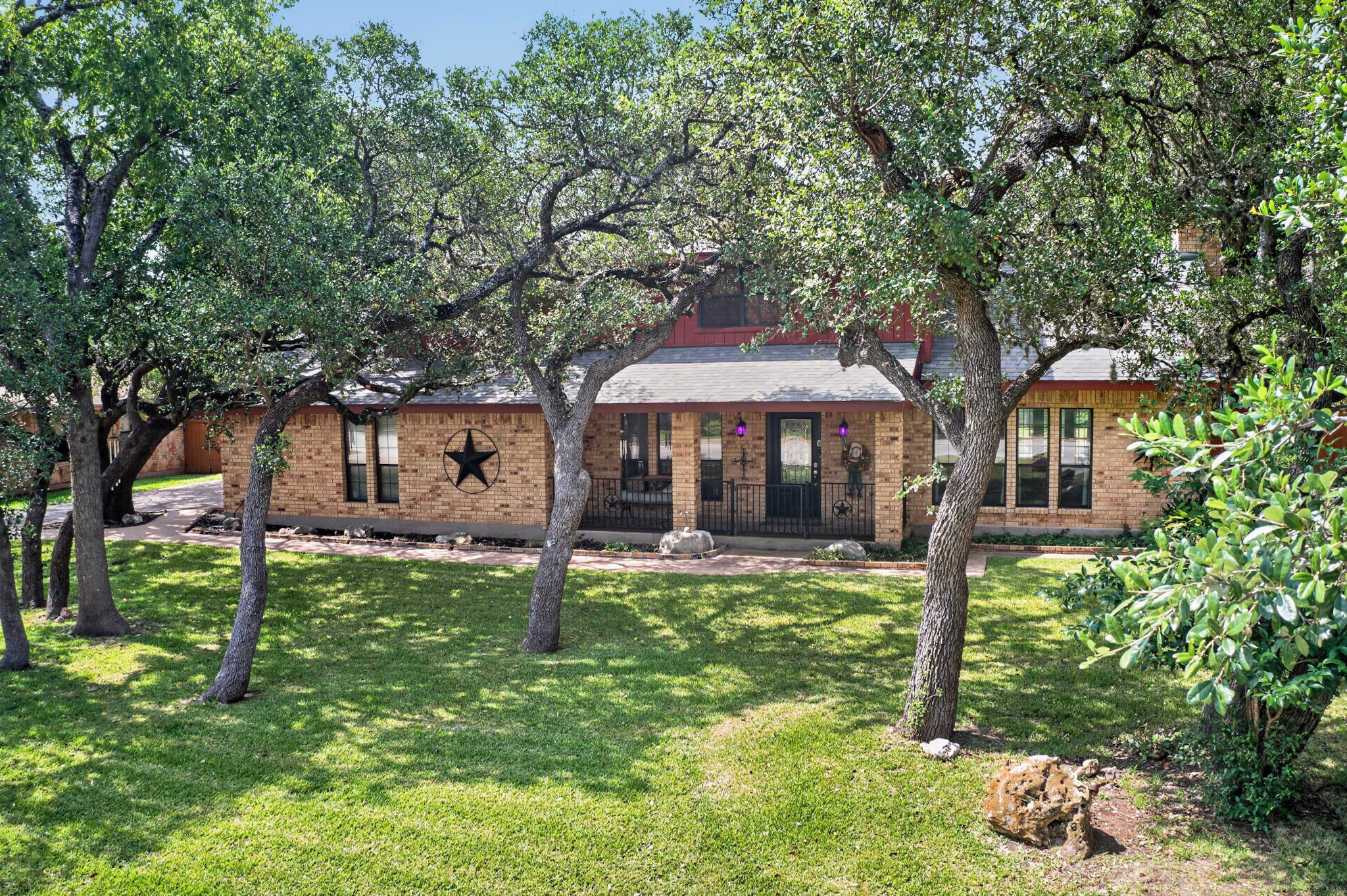 main property photo 5