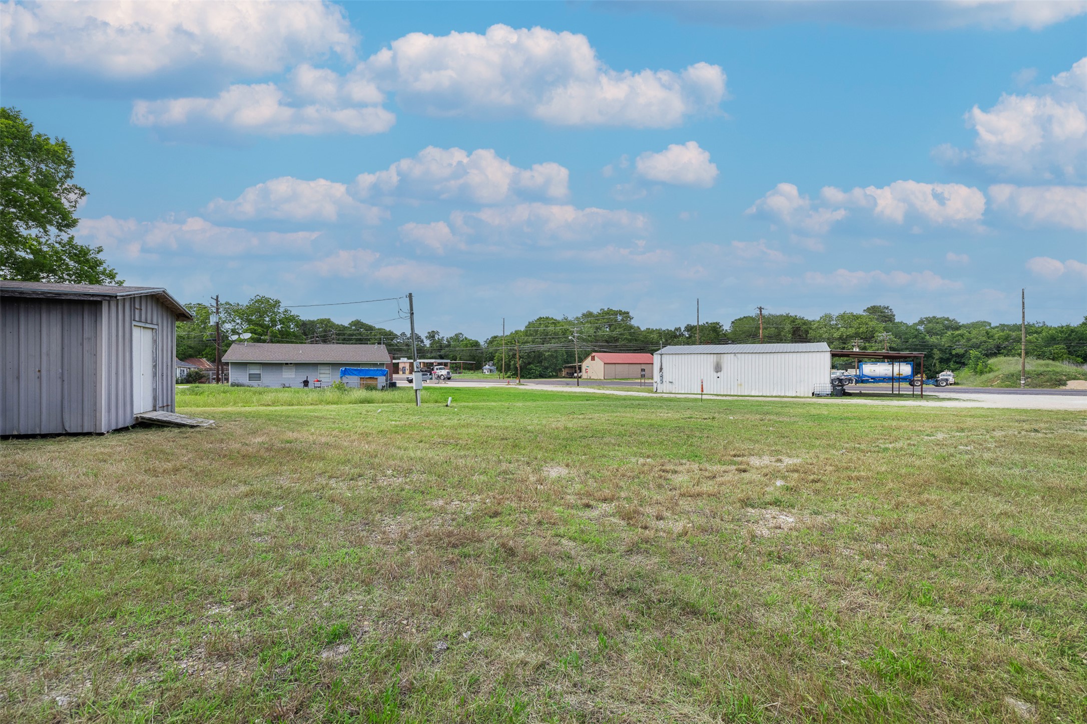 main property photo 12