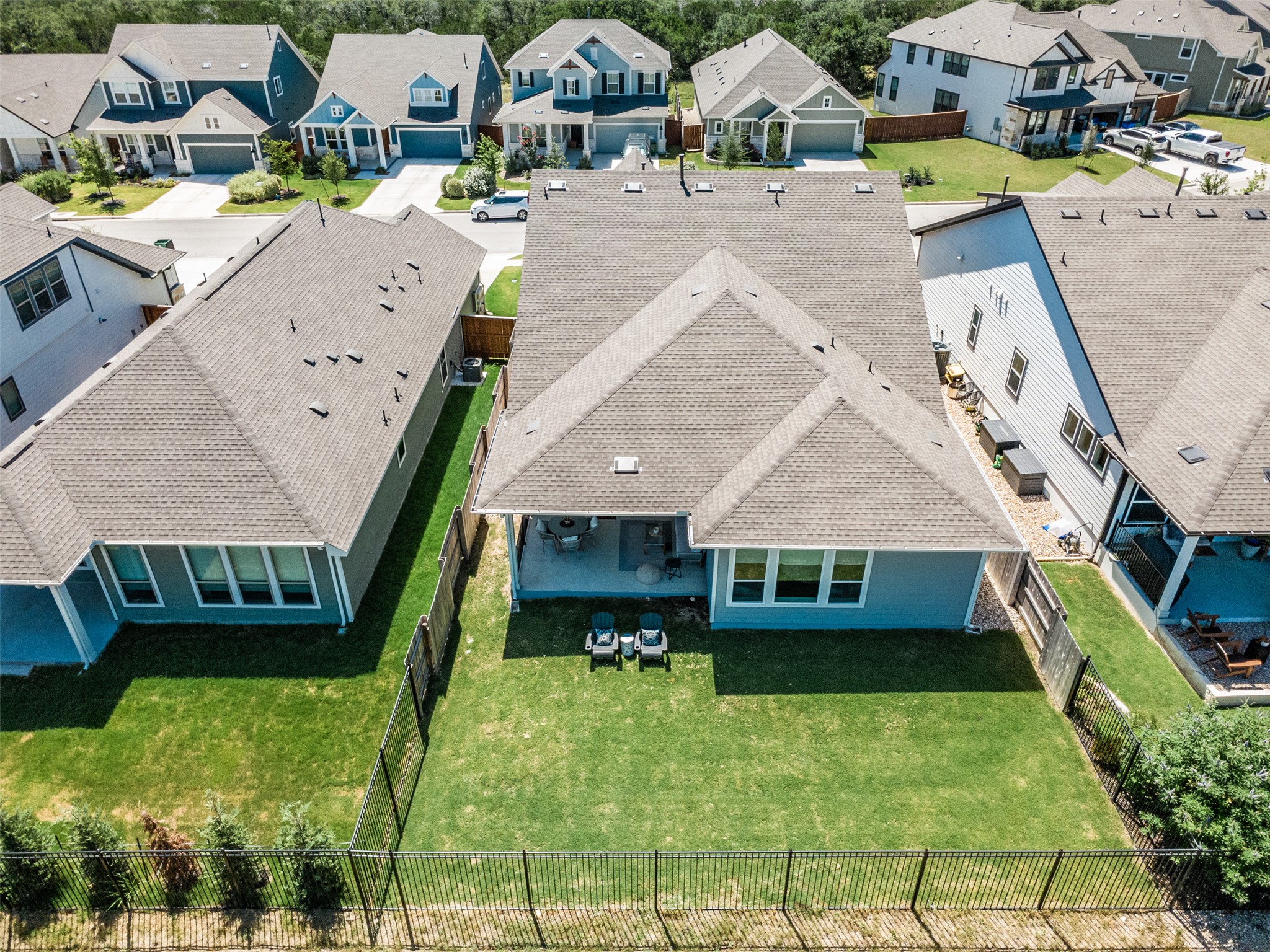 main property photo 30