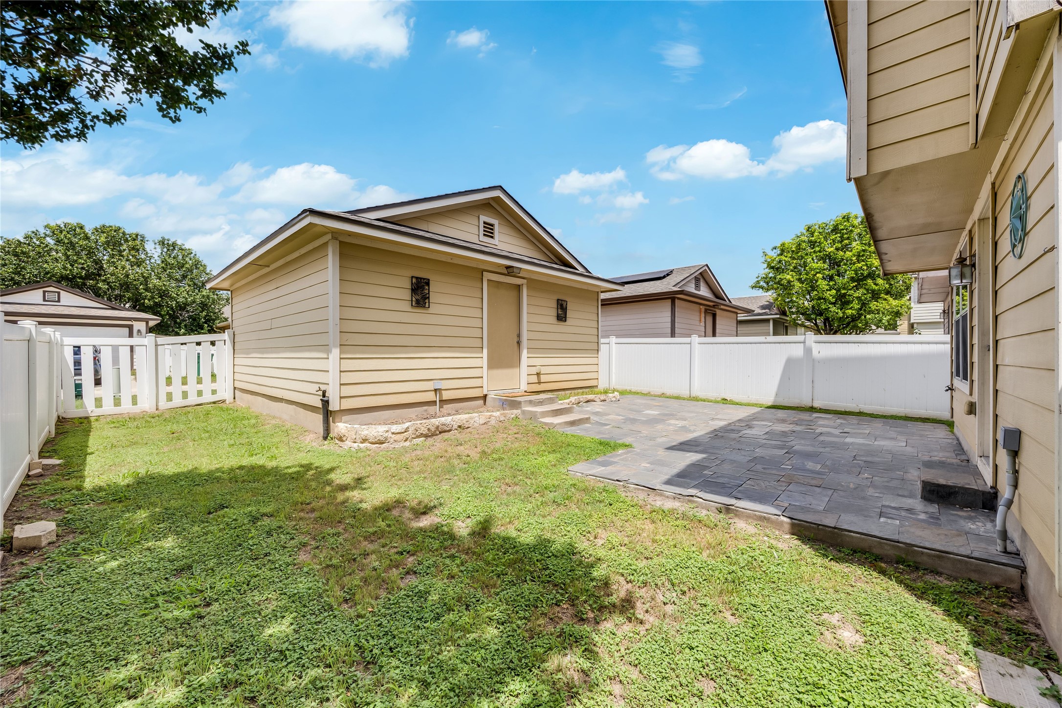 main property photo 13