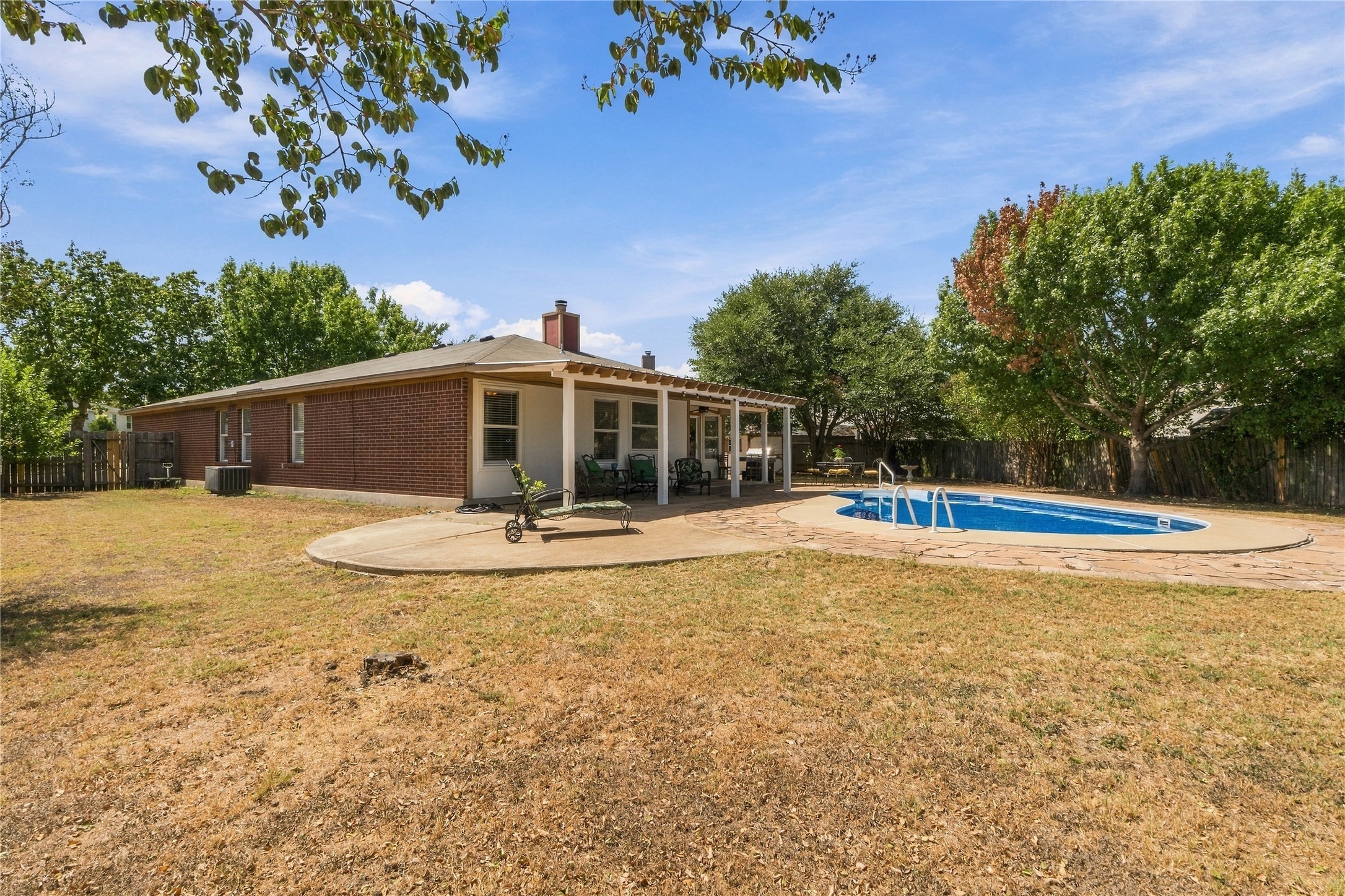 main property photo 30