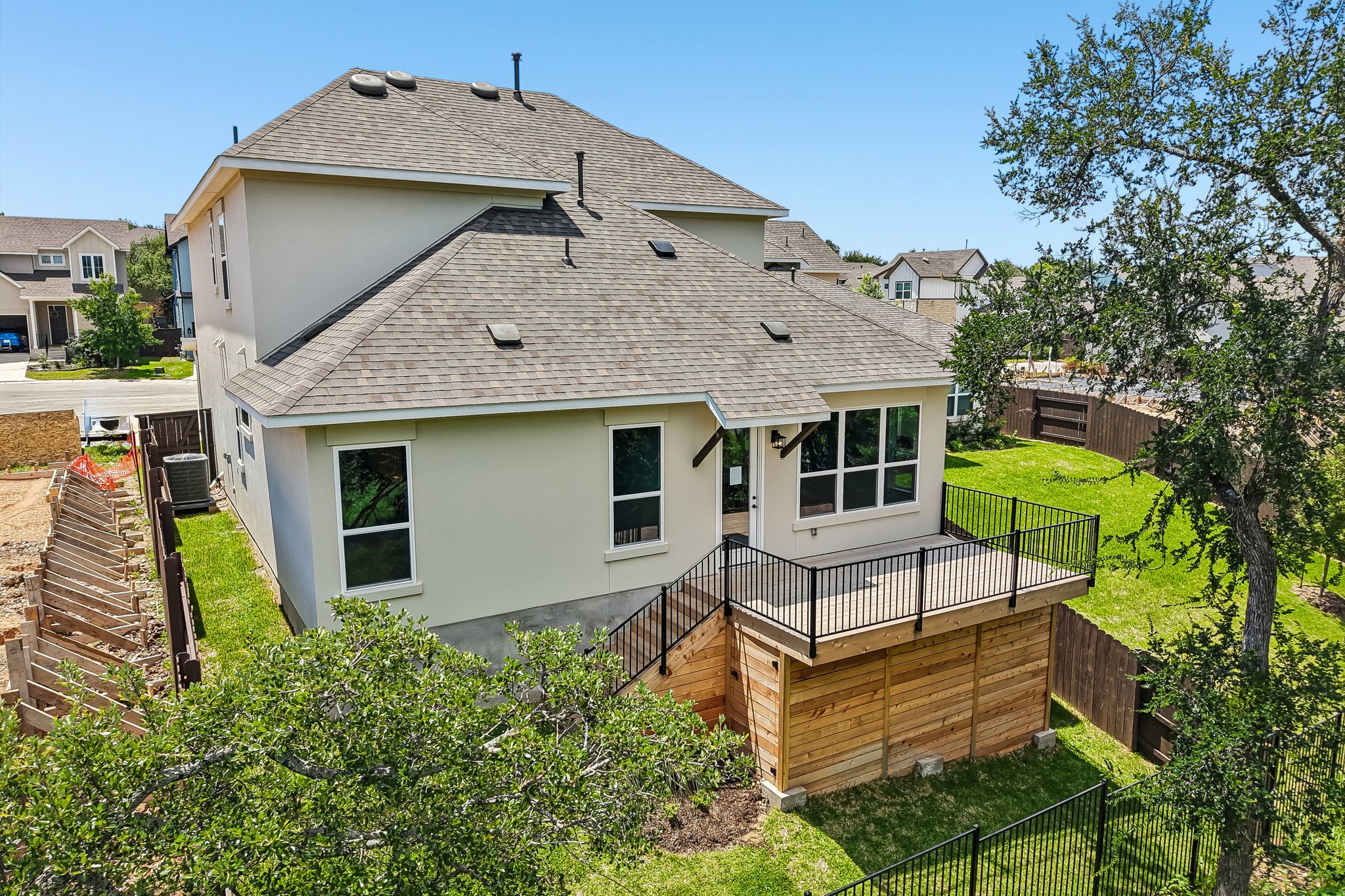 main property photo 34