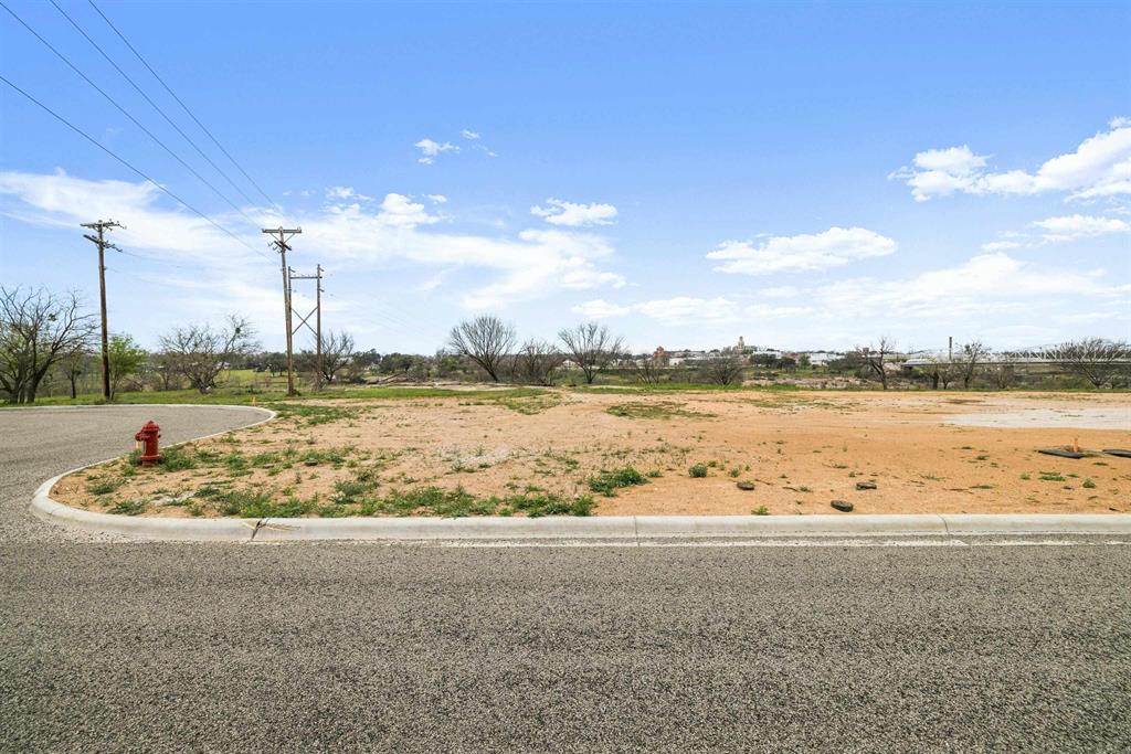 main property photo 14
