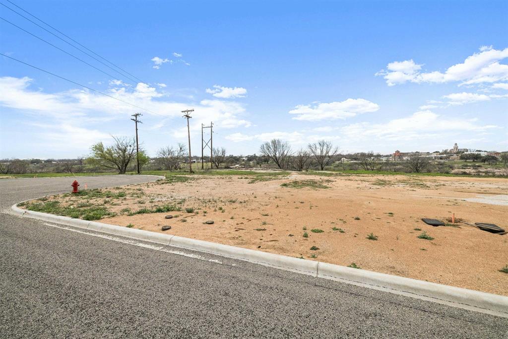 main property photo 16