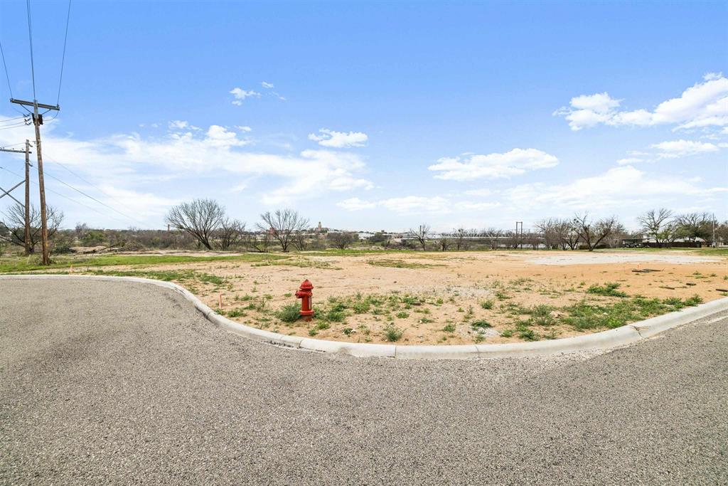 main property photo 17
