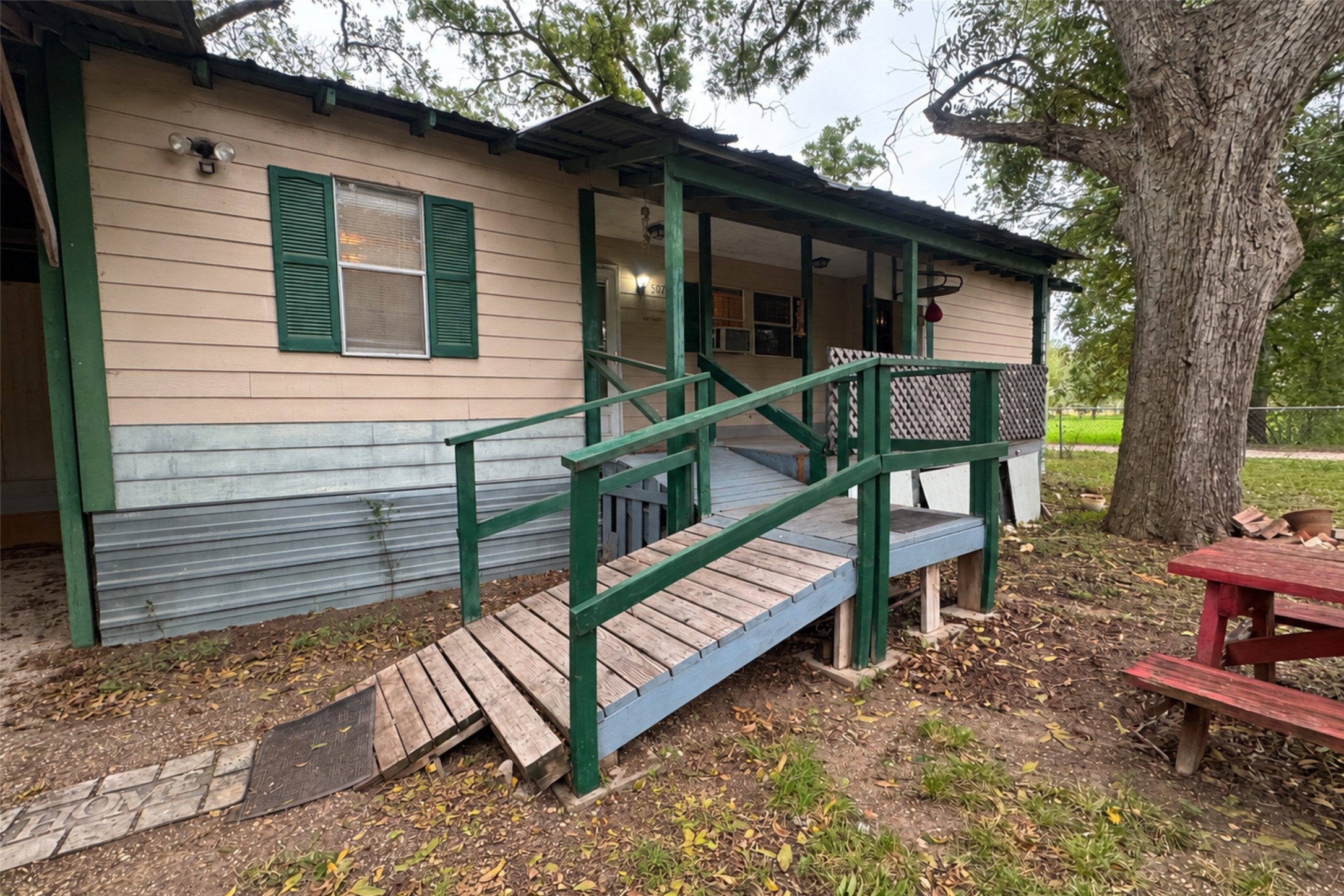 main property photo 2