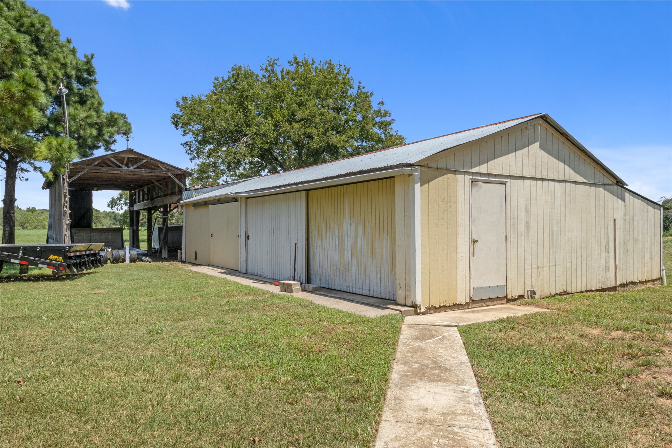 main property photo 15