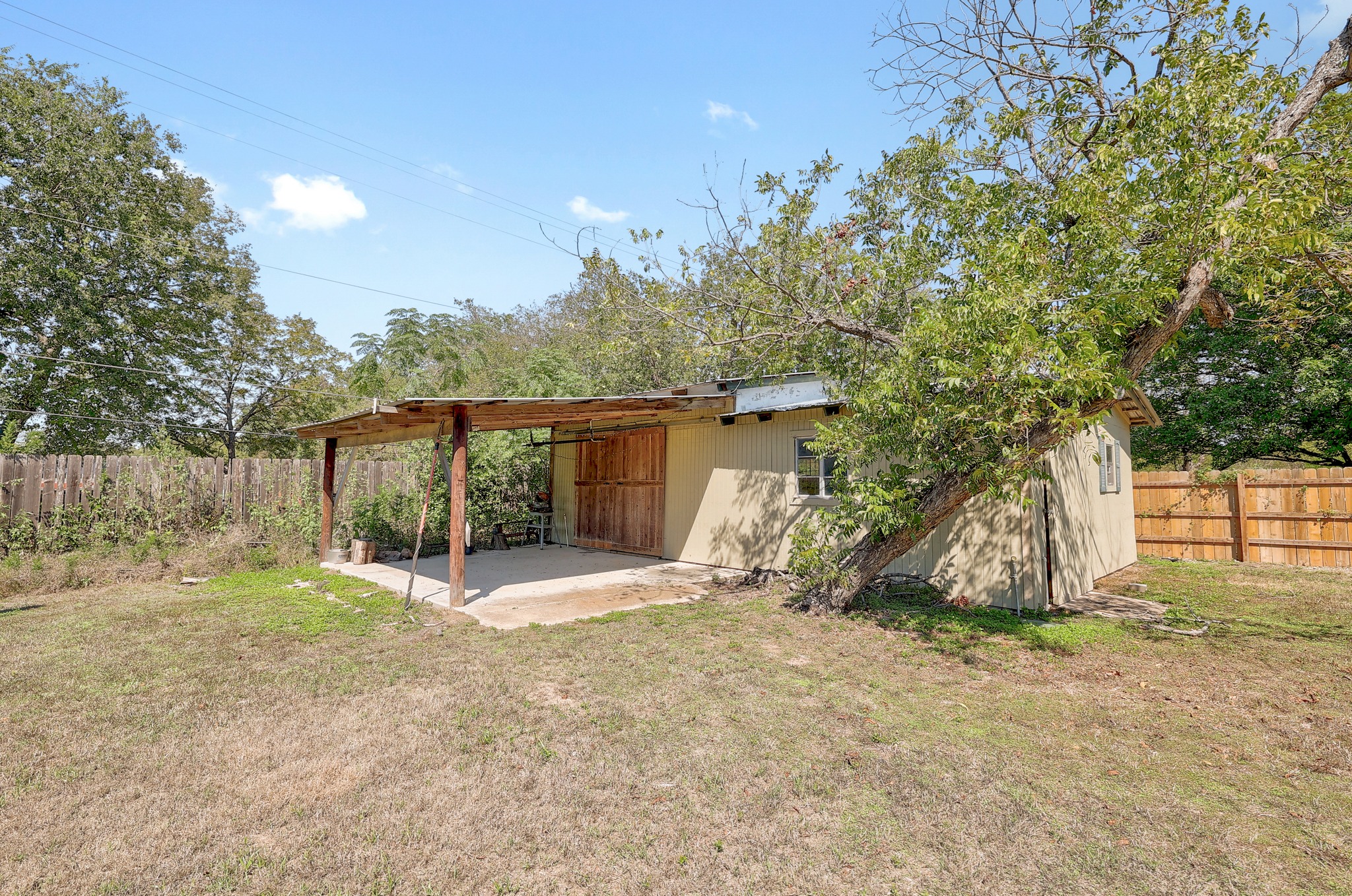 main property photo 25