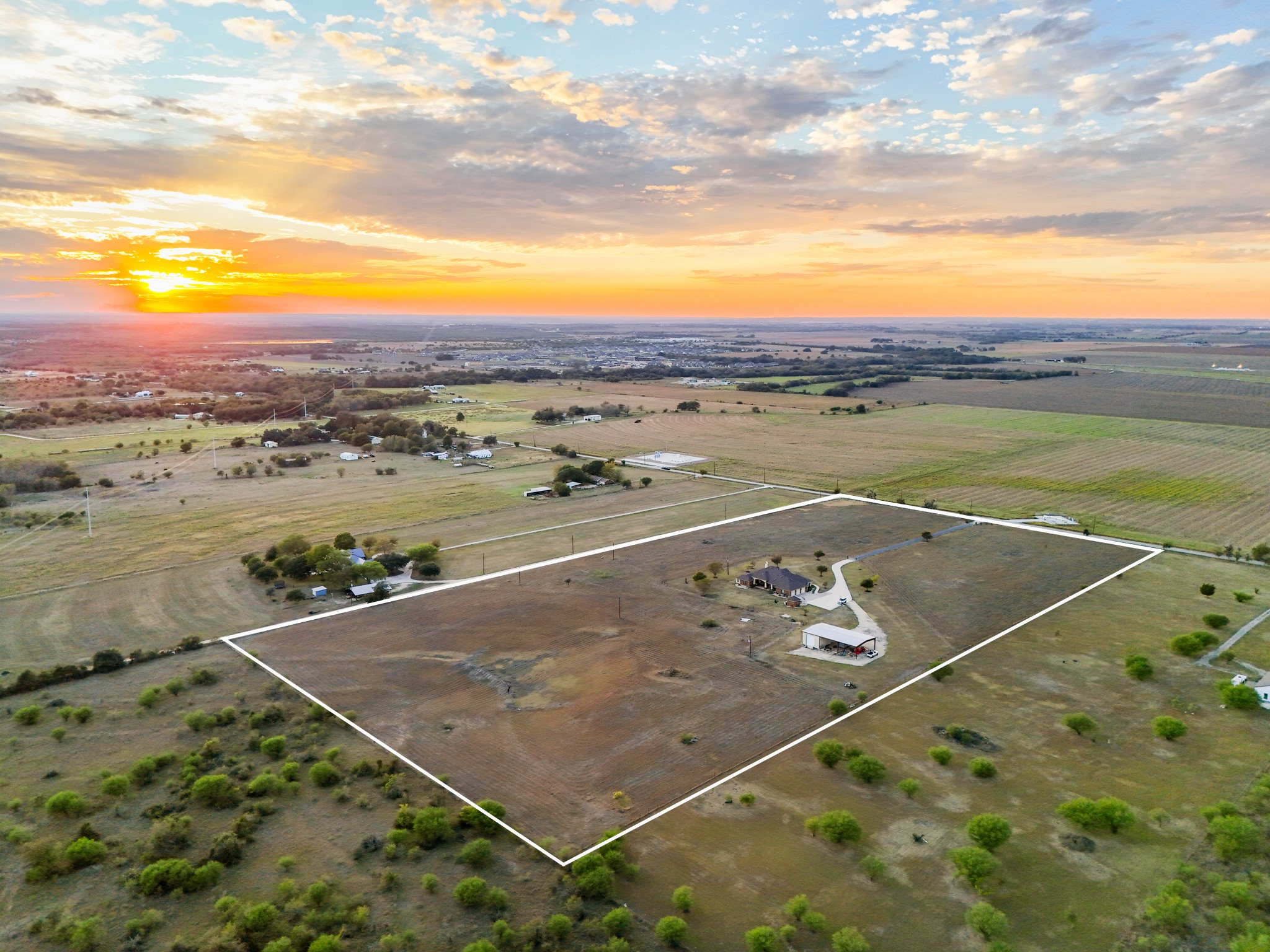 main property photo 32