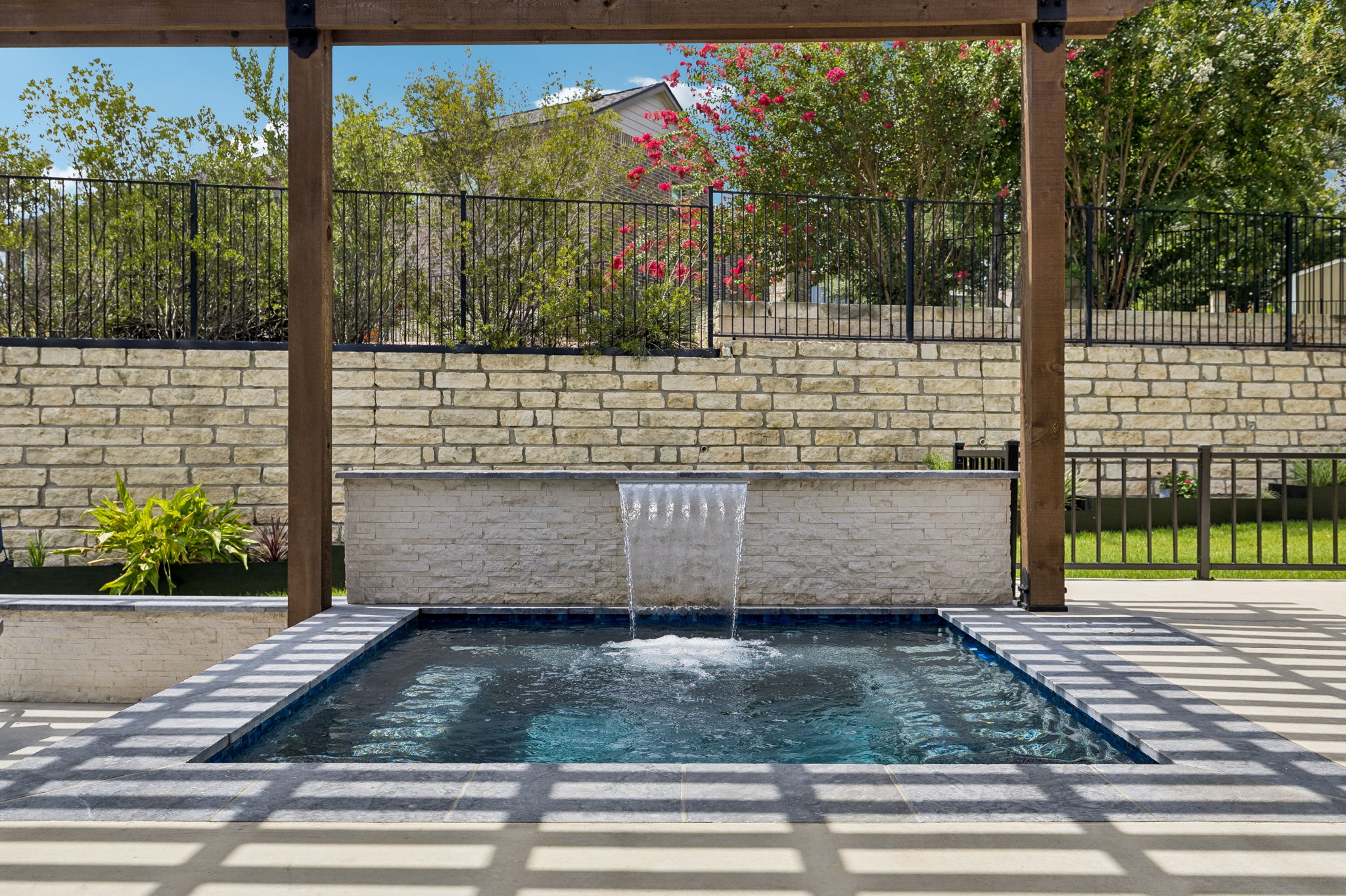 main property photo 14