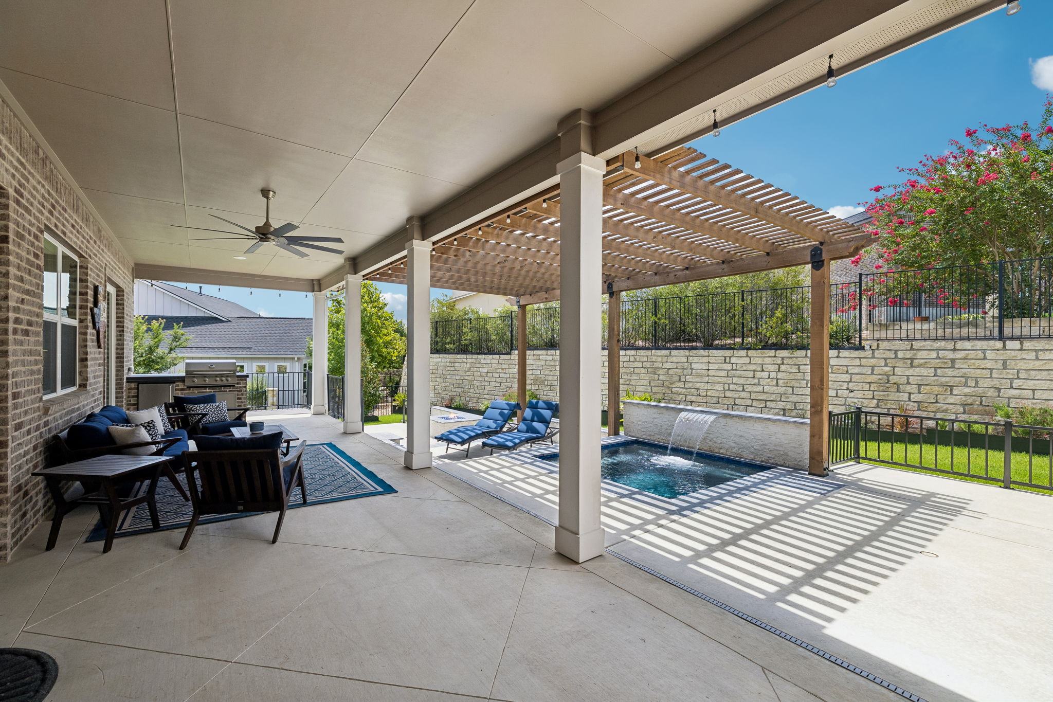 main property photo 15