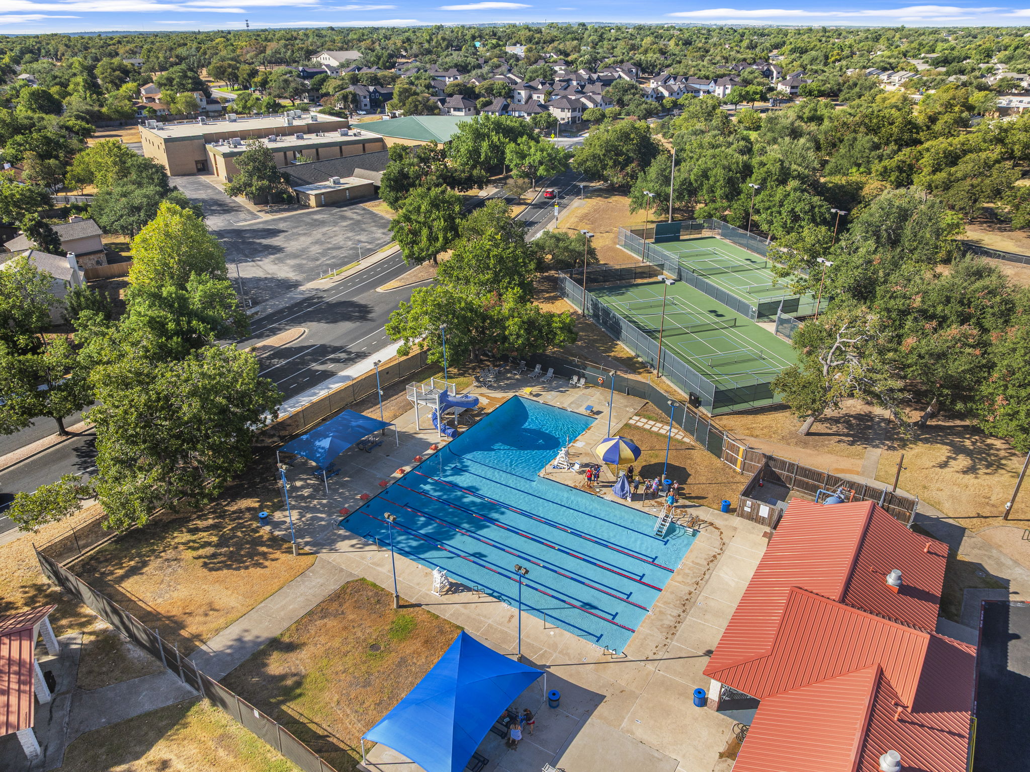 main property photo 28