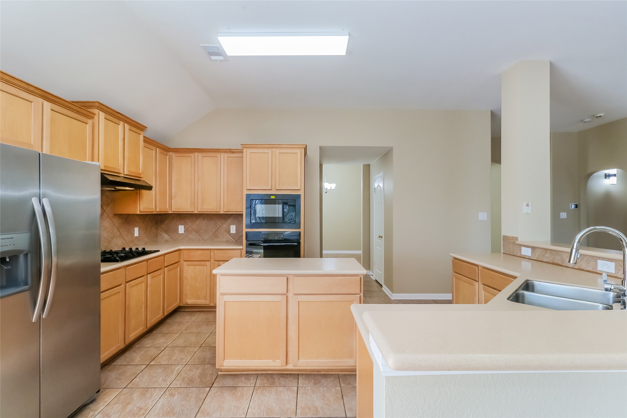 main property photo 6