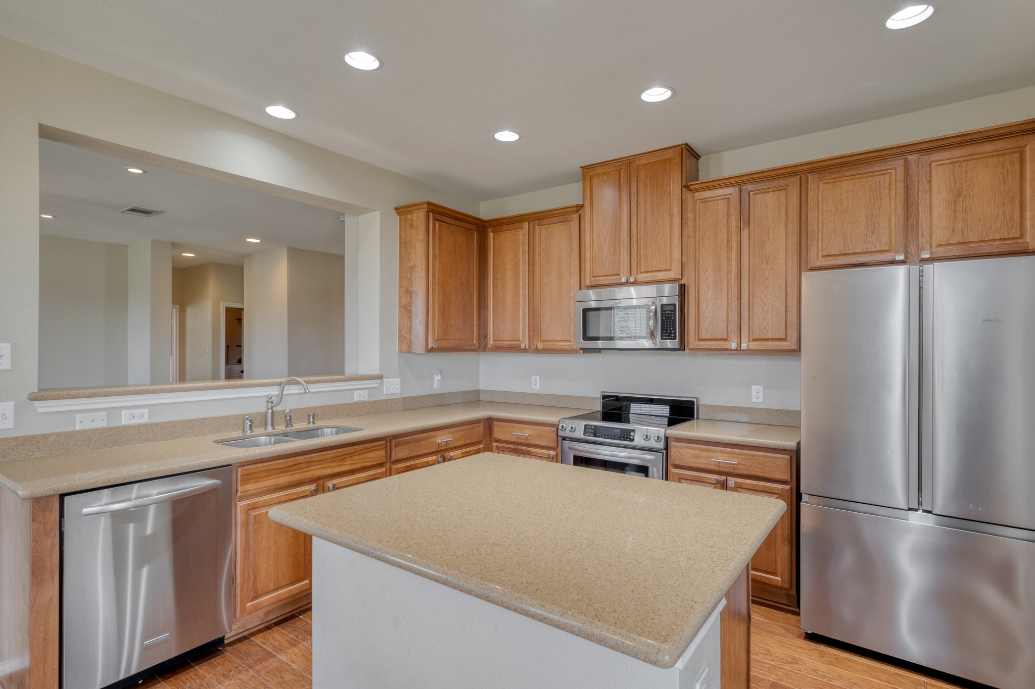 main property photo 11