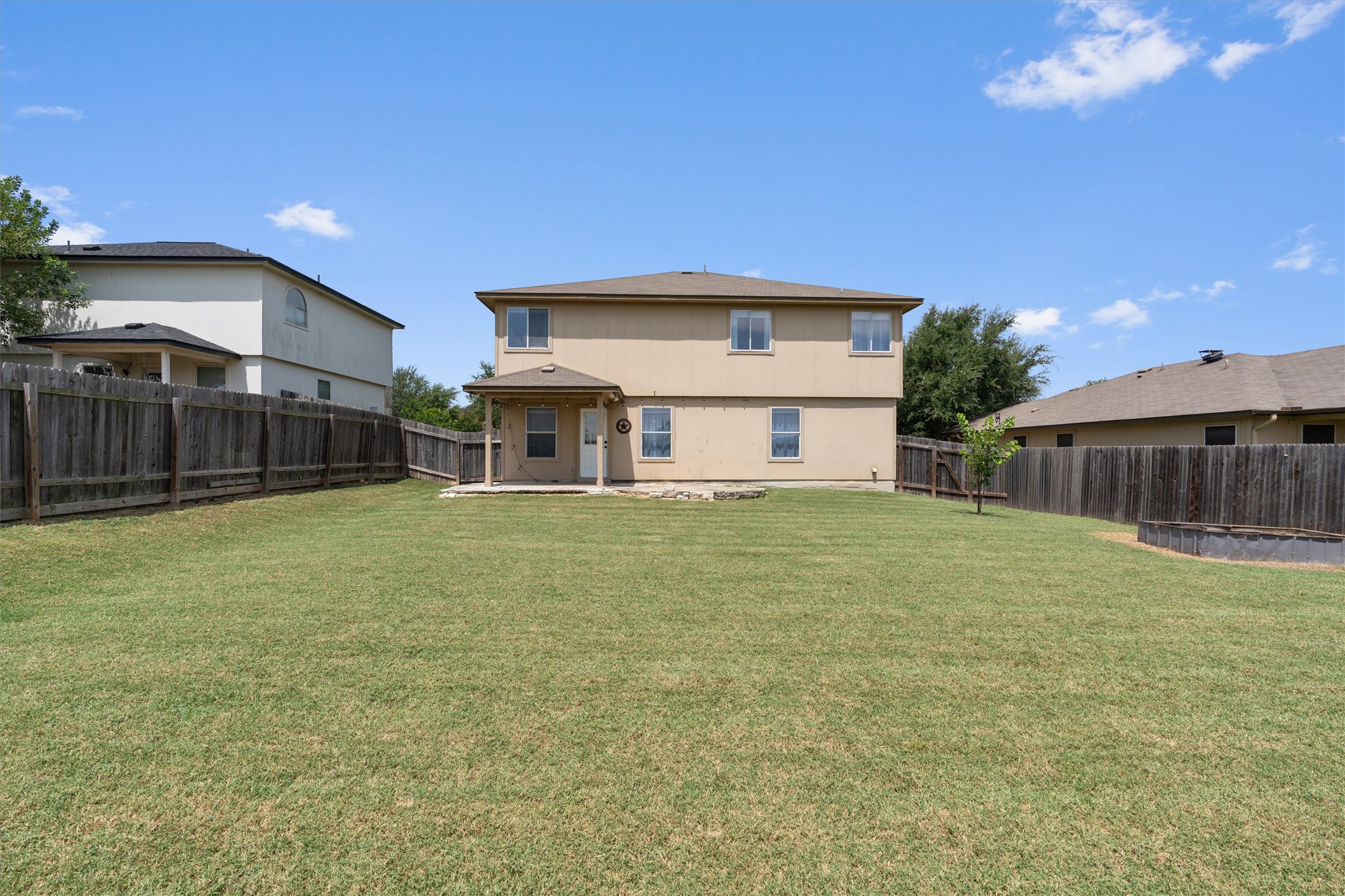 main property photo 28