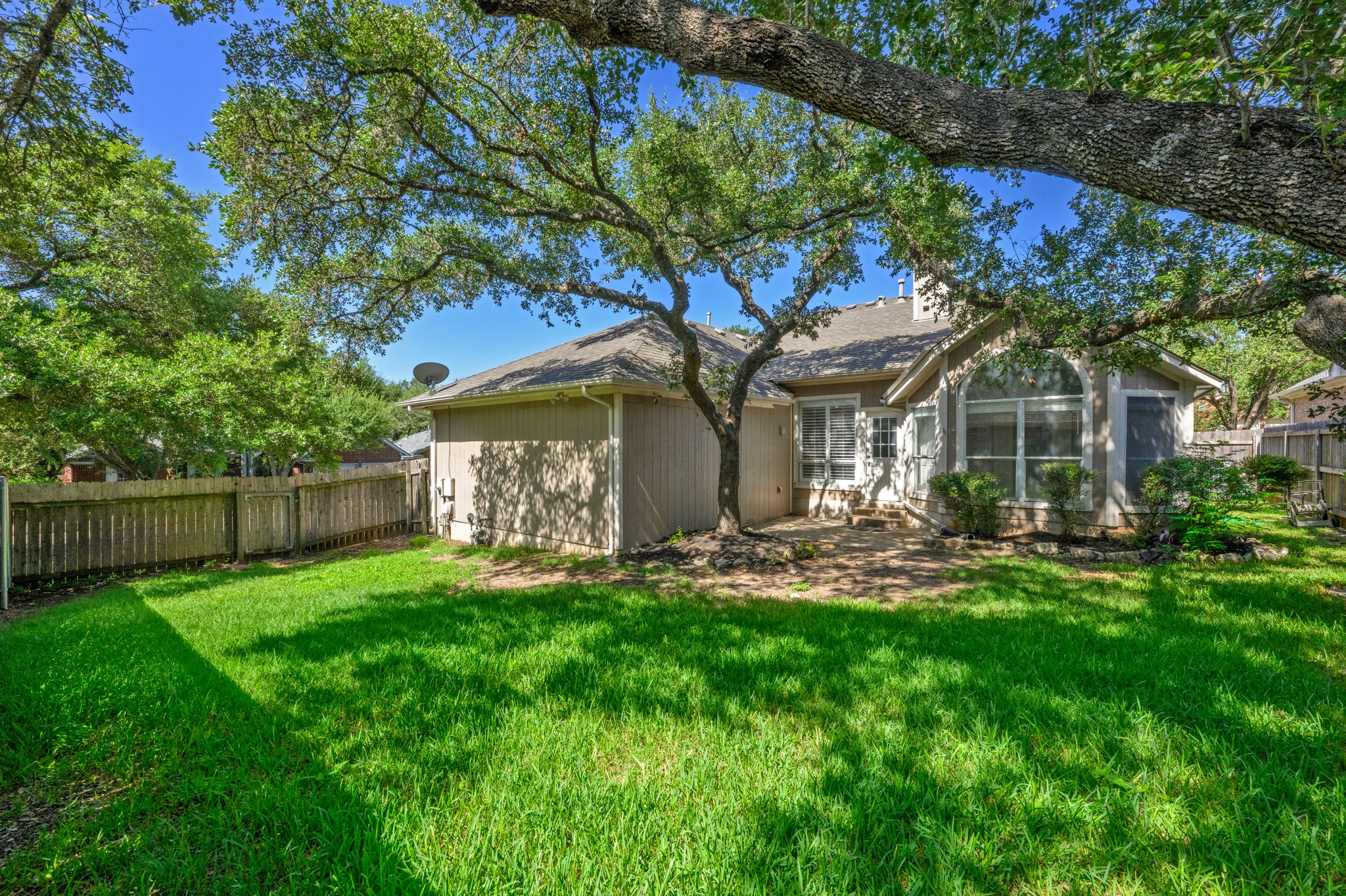 main property photo 26