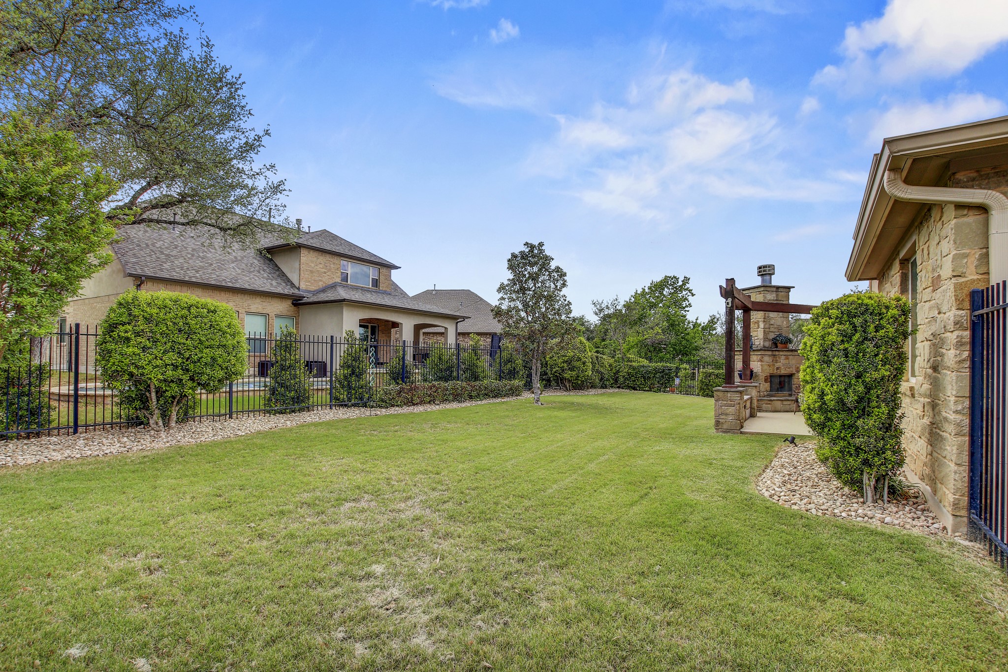 main property photo 33
