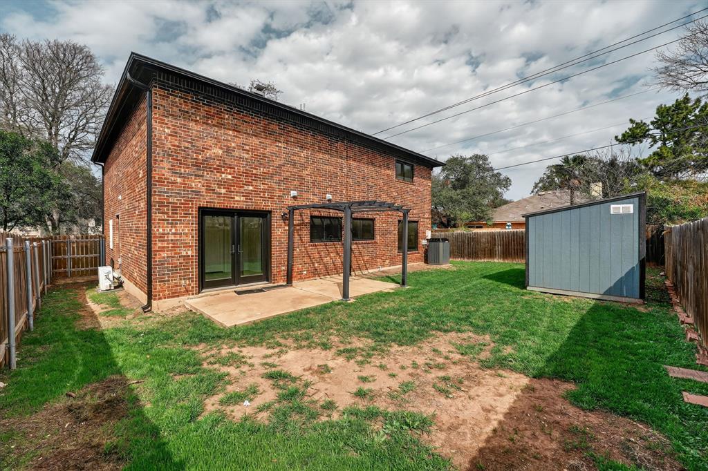 main property photo 29