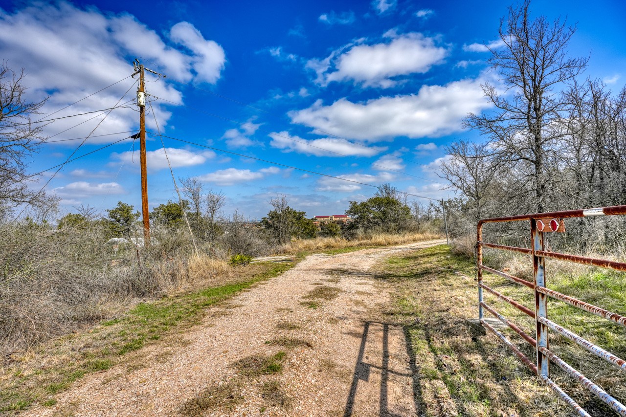 main property photo 10