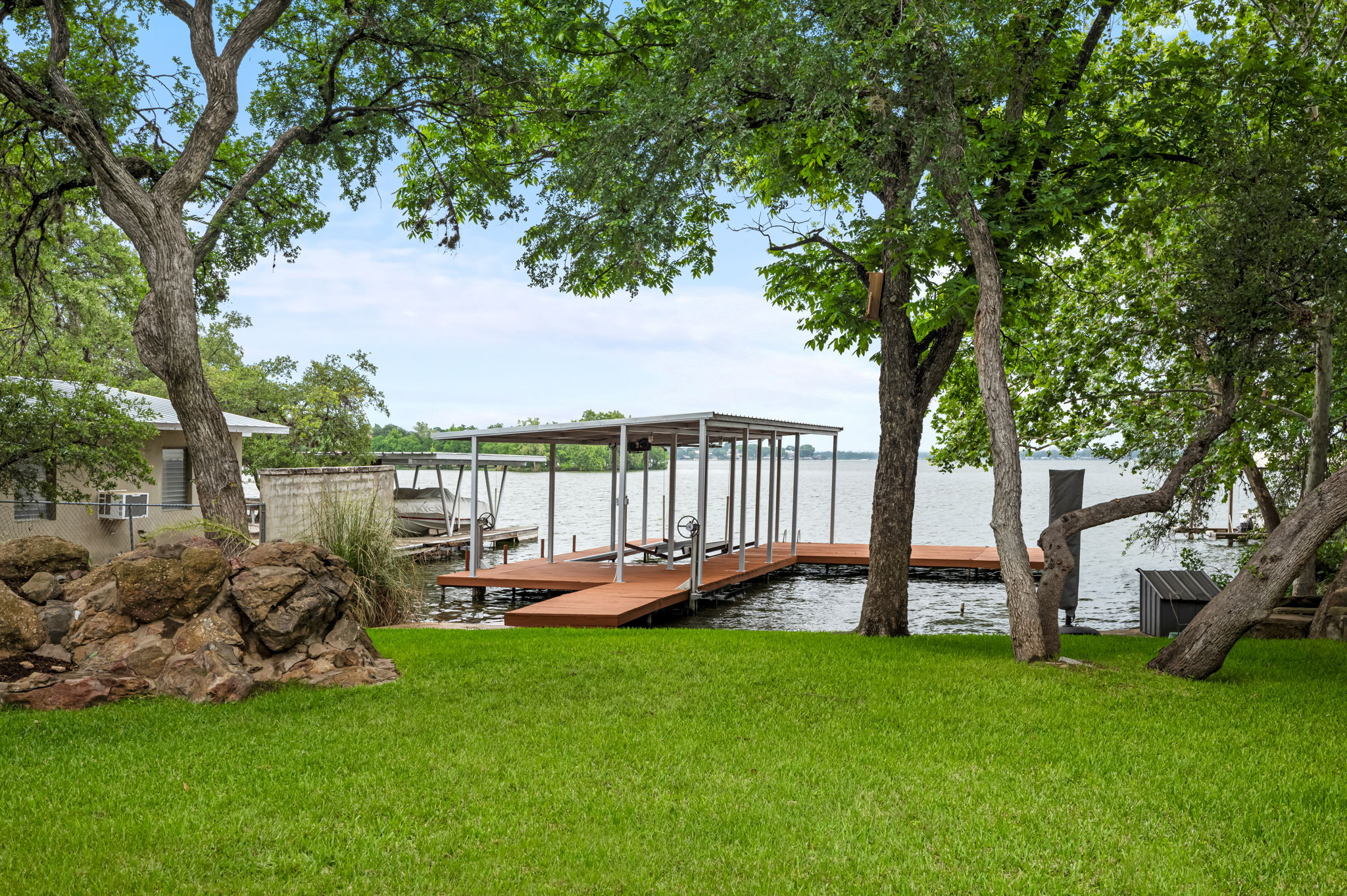 main property photo 23