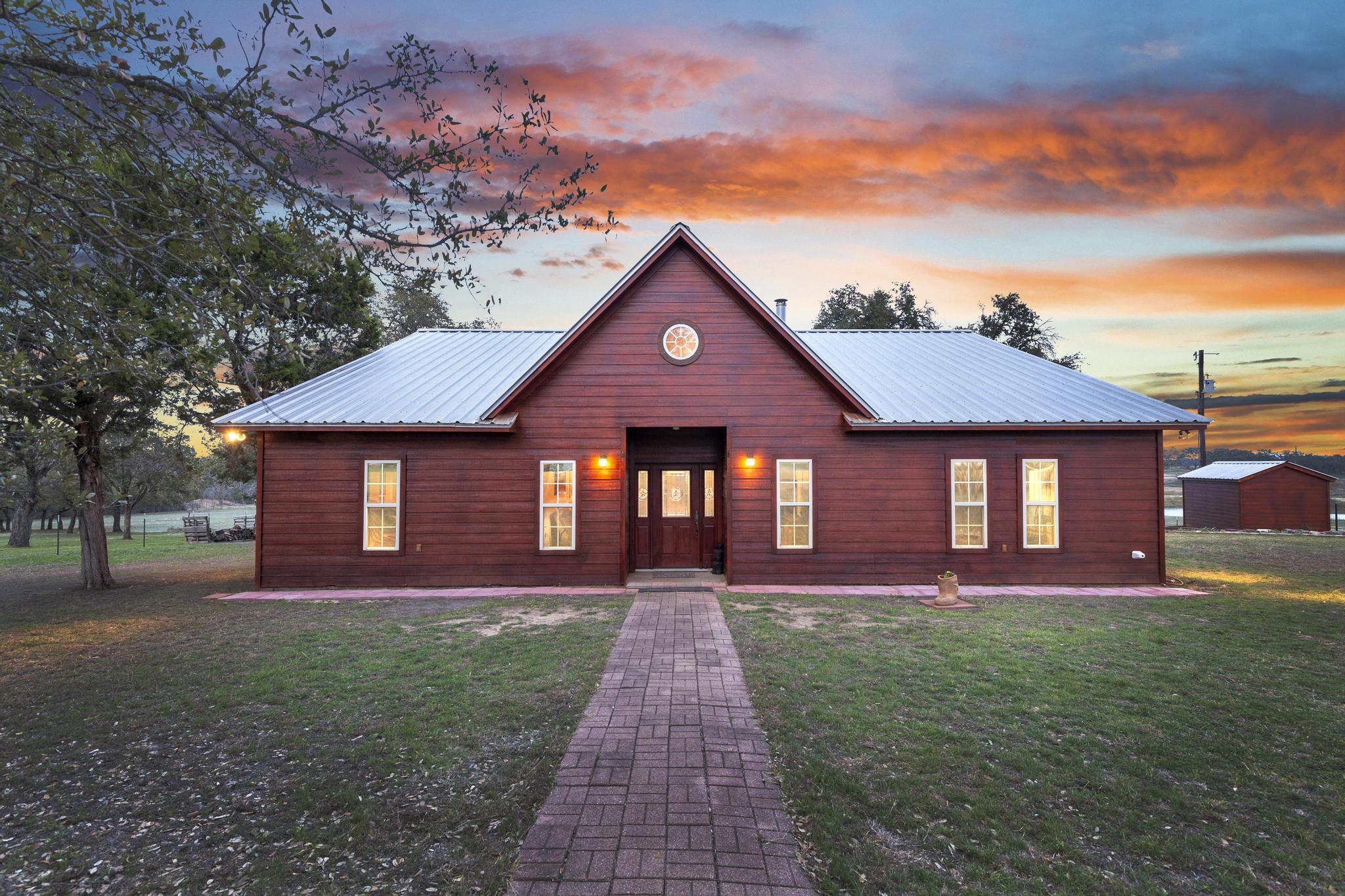 main property photo 2