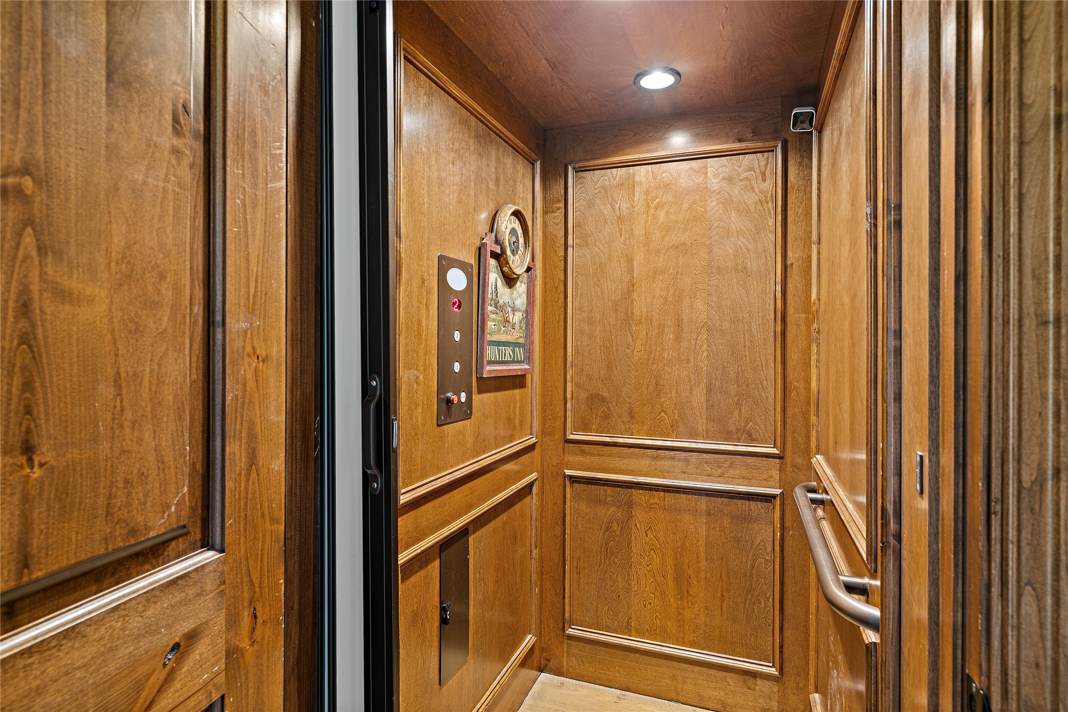 main property photo 28