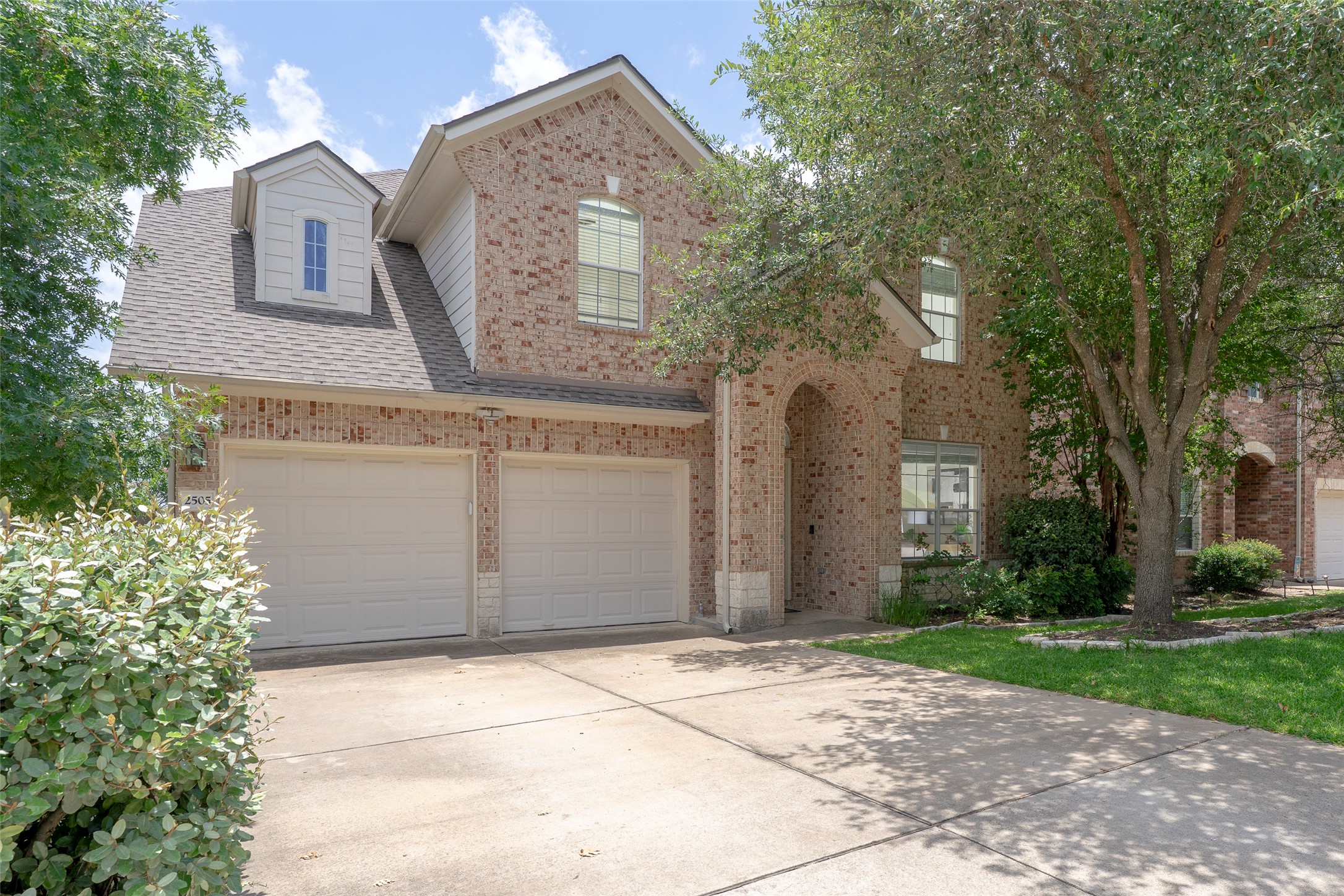 main property photo 29