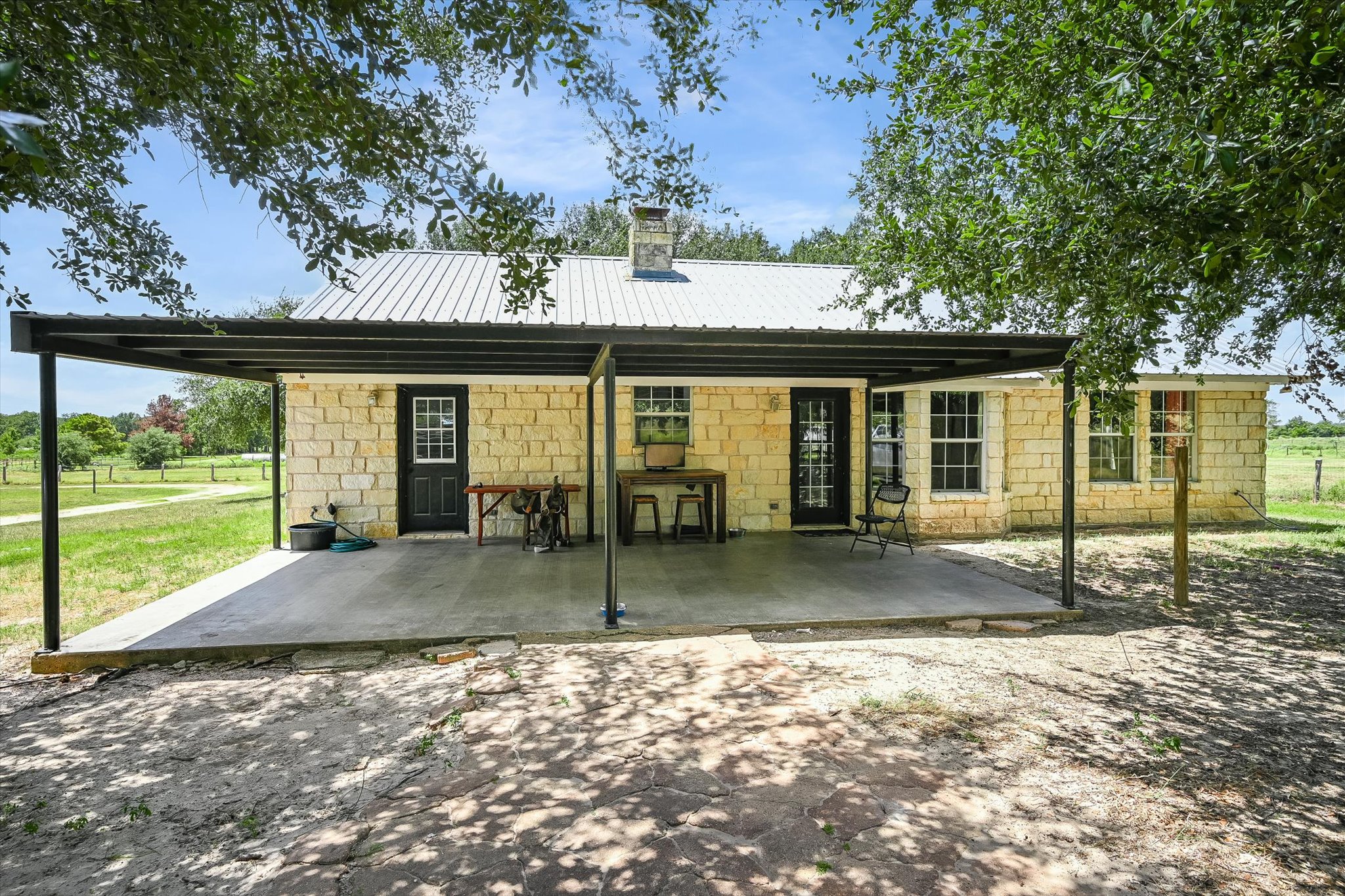 main property photo 17