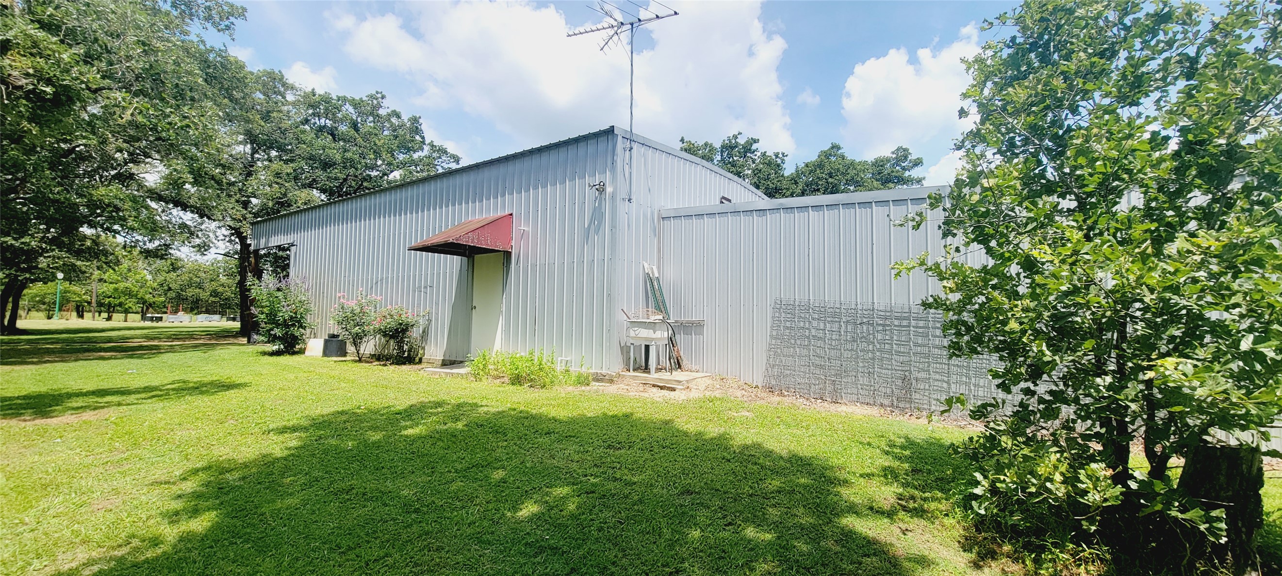 main property photo 22