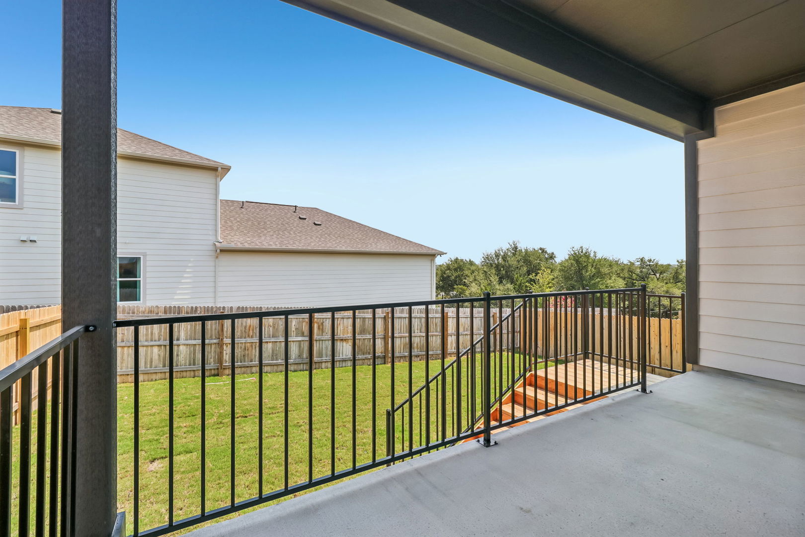 main property photo 28