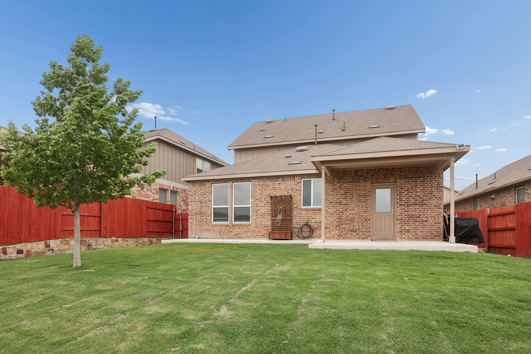 main property photo 24