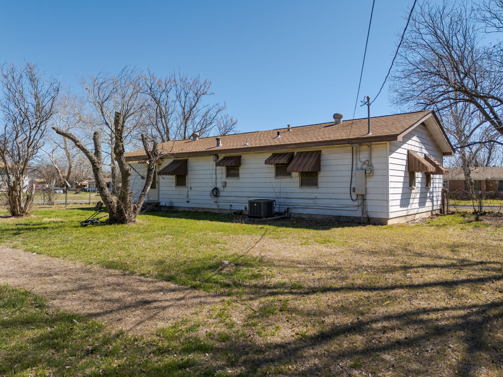 main property photo 20