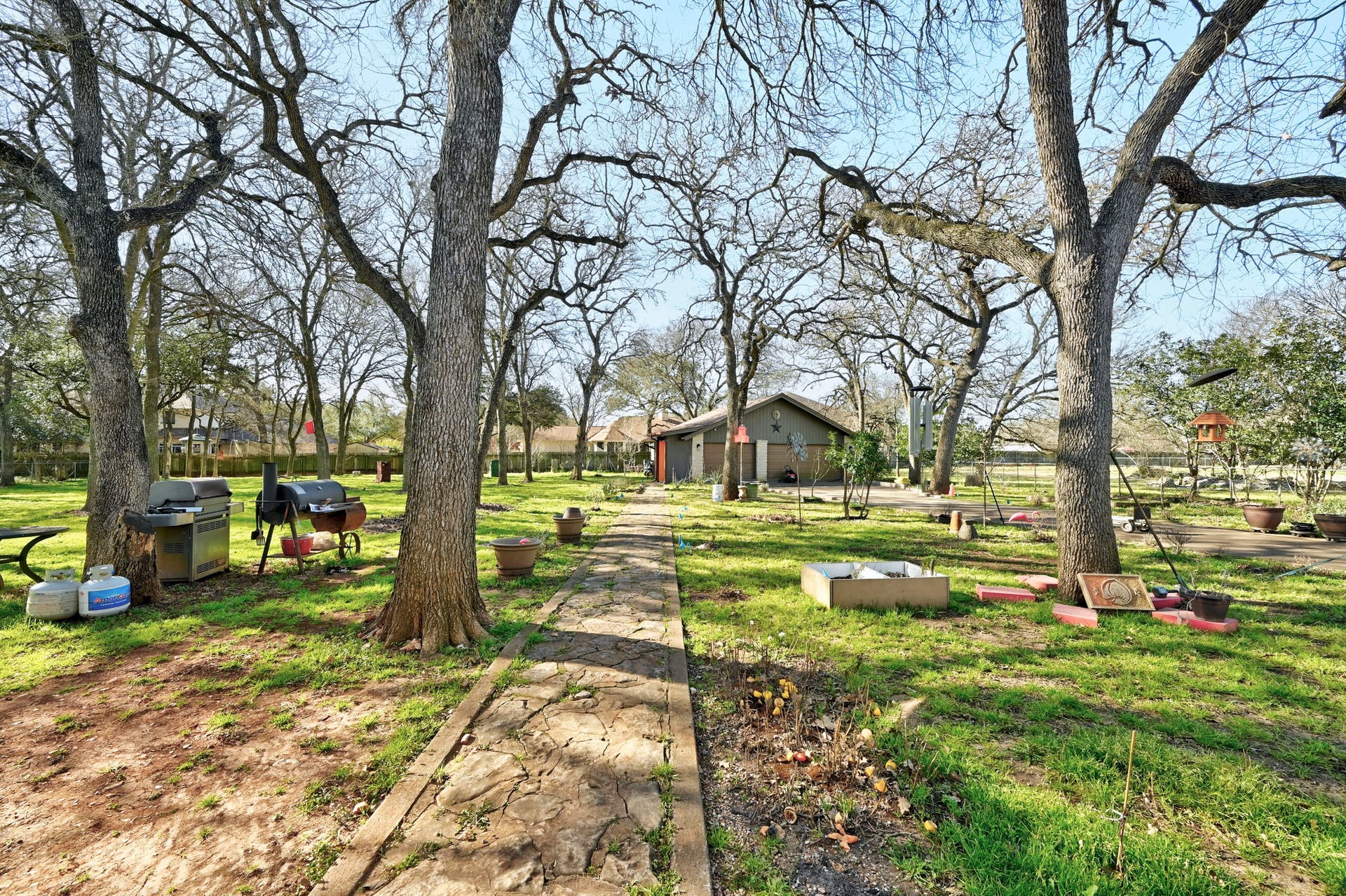 main property photo 27