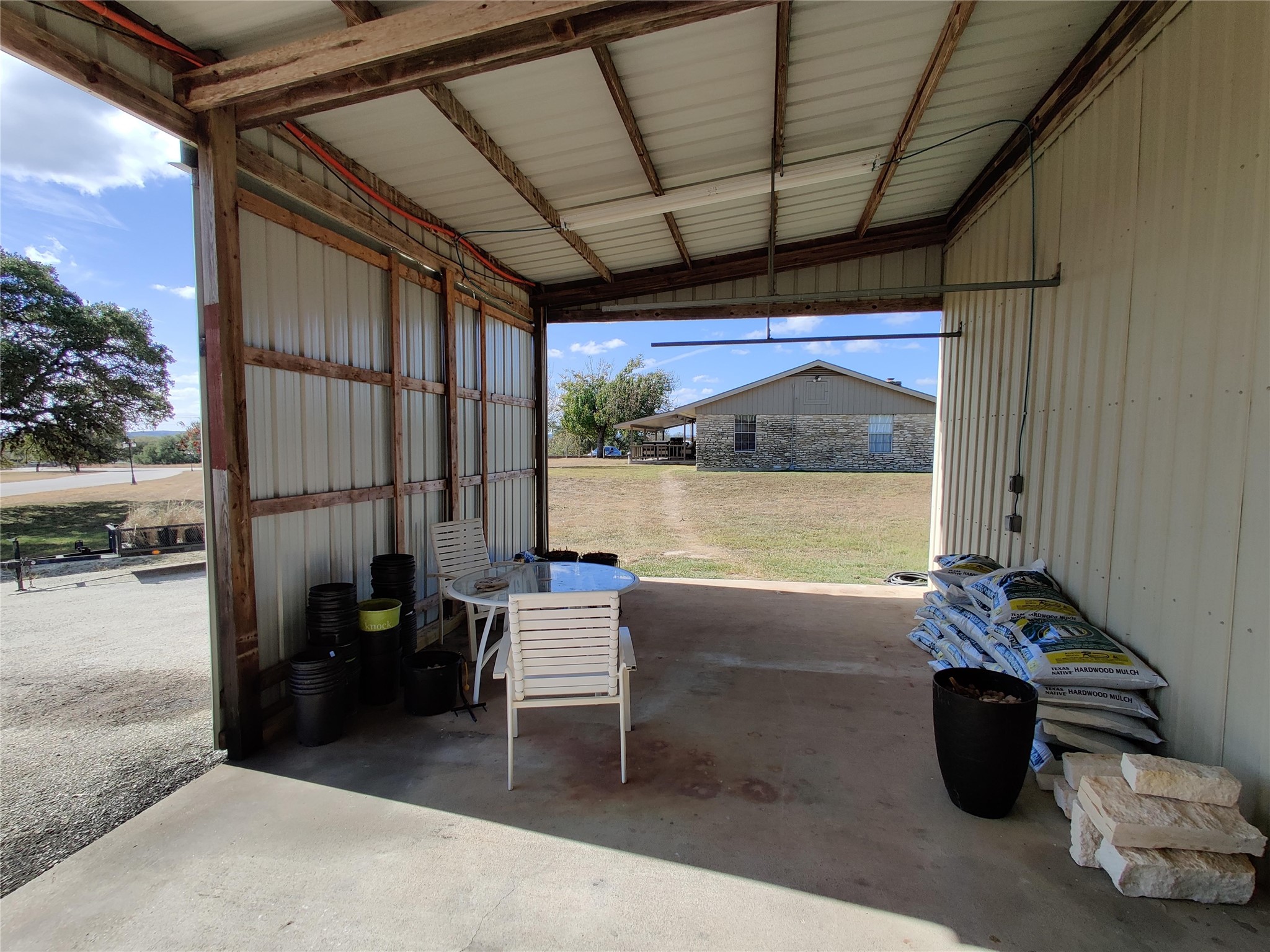 main property photo 30