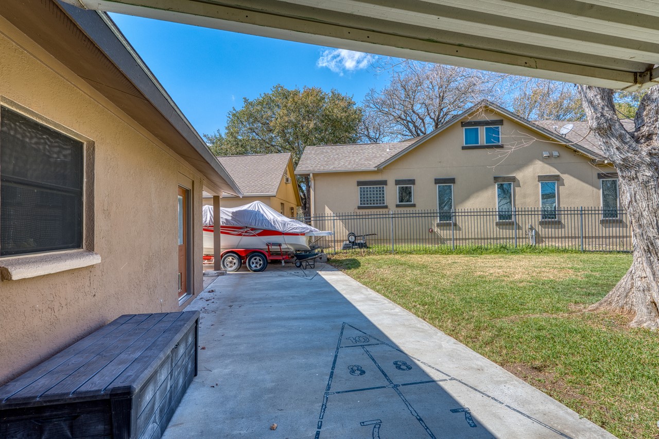main property photo 27
