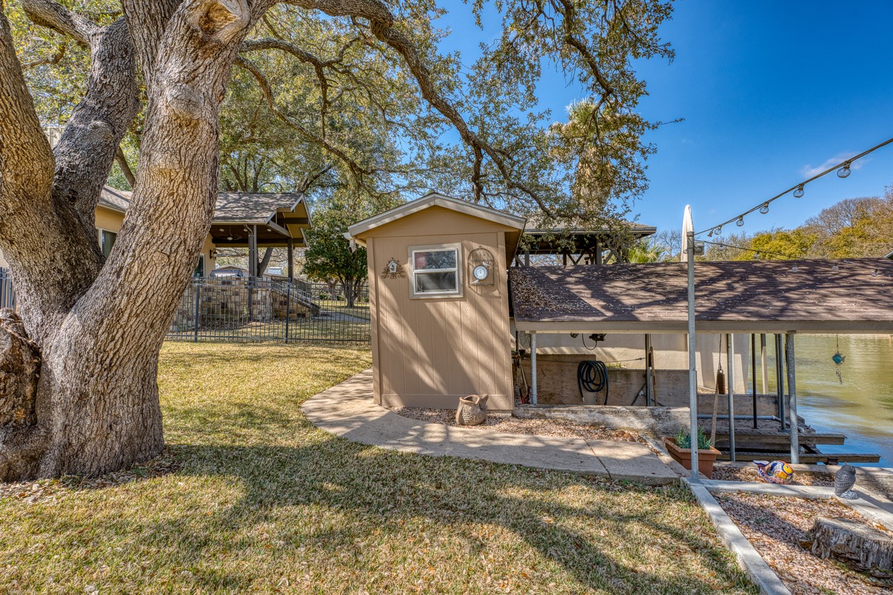 main property photo 32